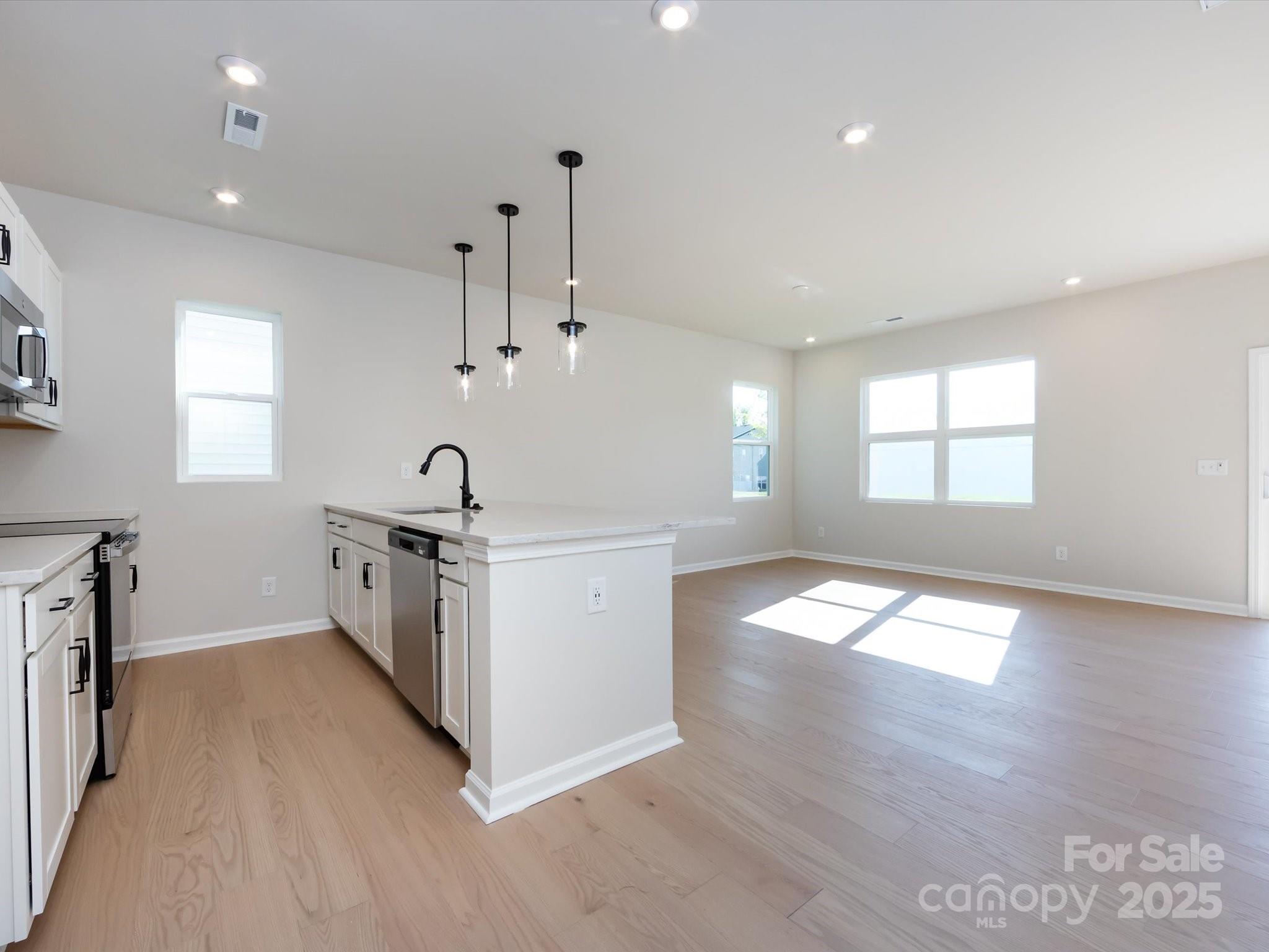 2108 Endeavor Run Property Photo 3