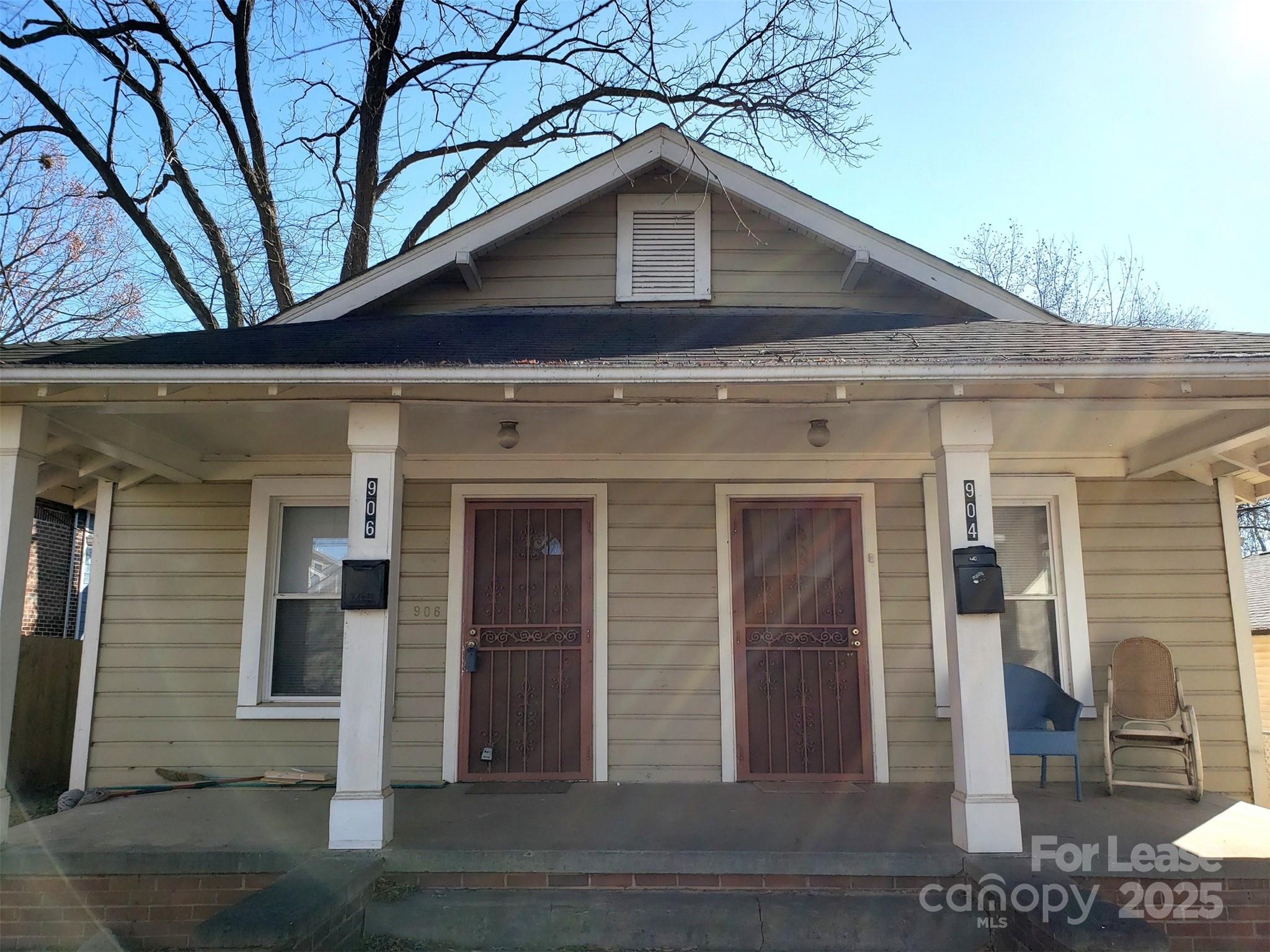 904 Harrill Street Property Photo 1