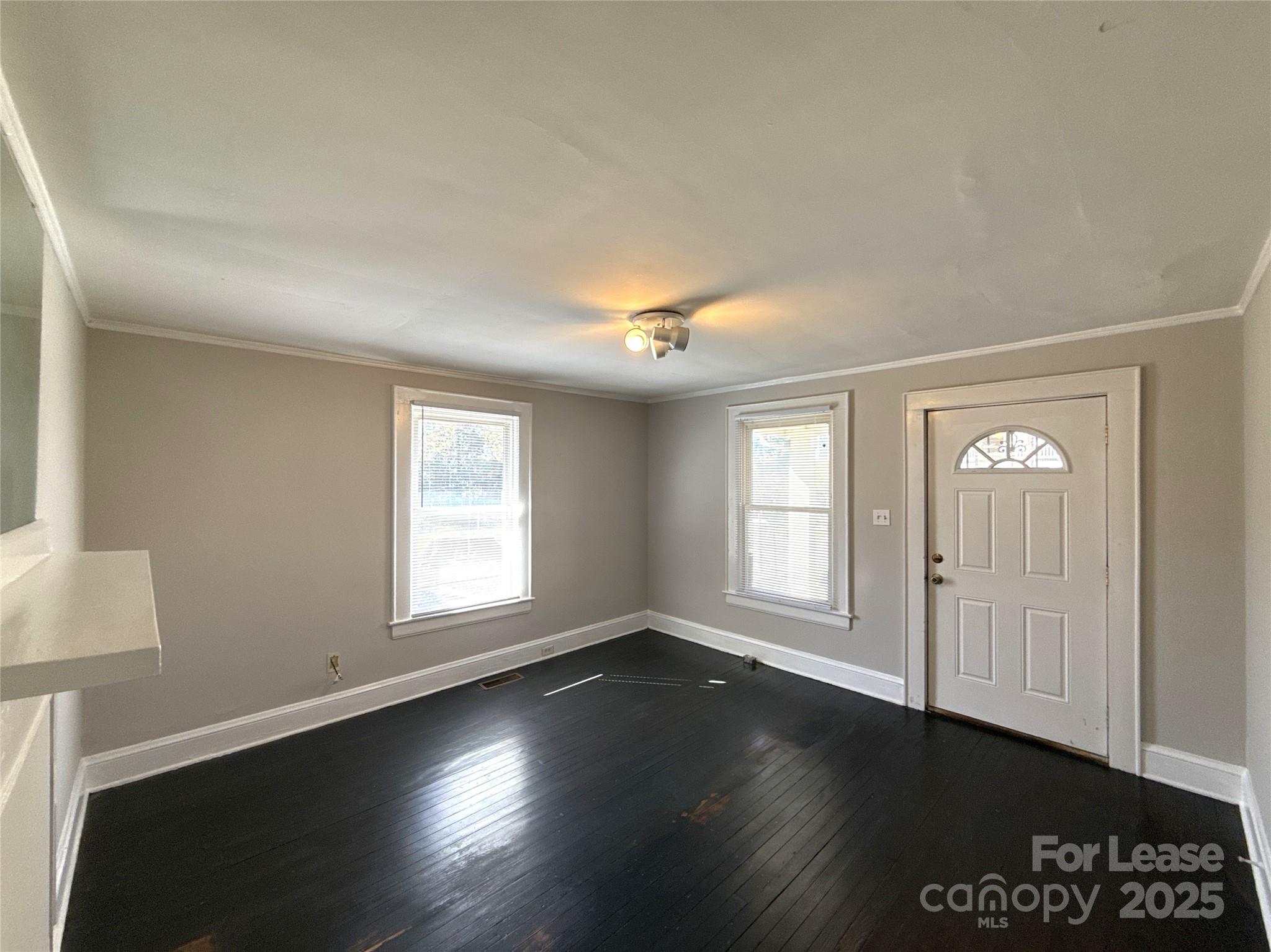 904 Harrill Street Property Photo 4