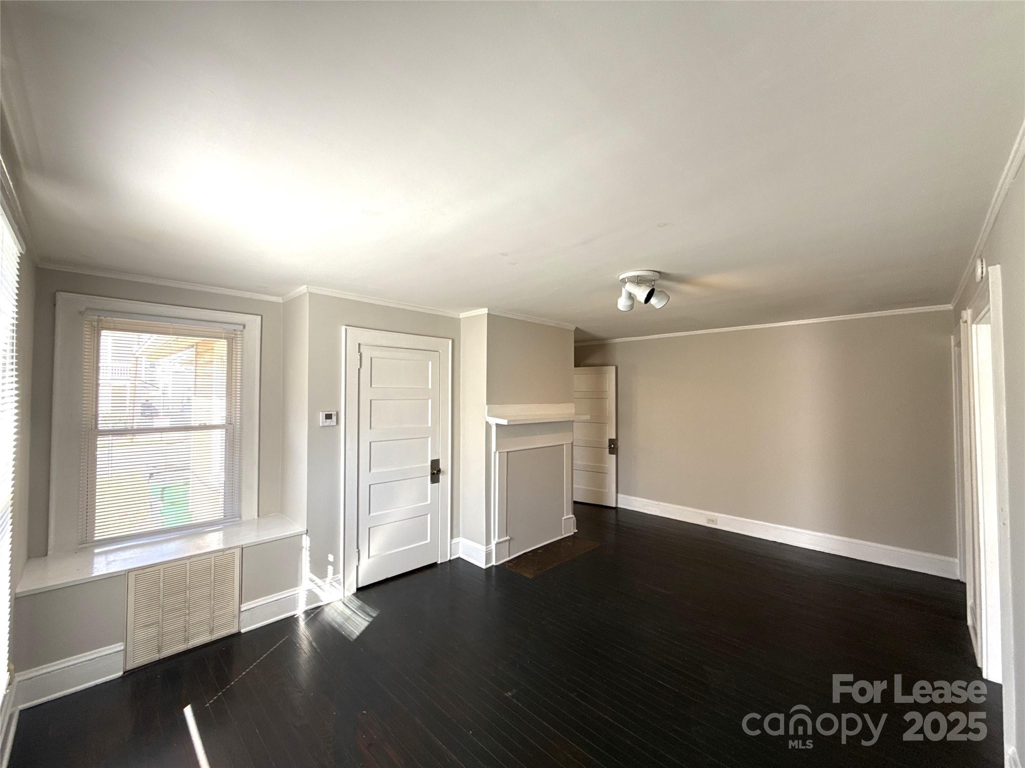 904 Harrill Street Property Photo 6
