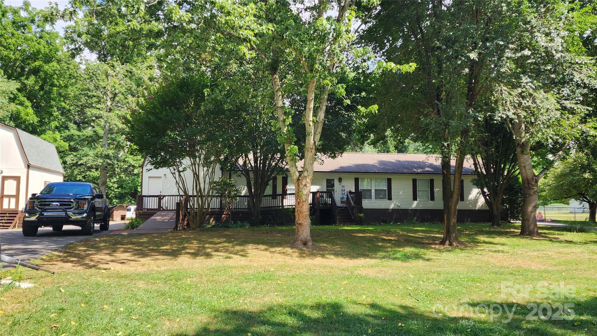 1235 Sulphur Springs Road Property Photo 2