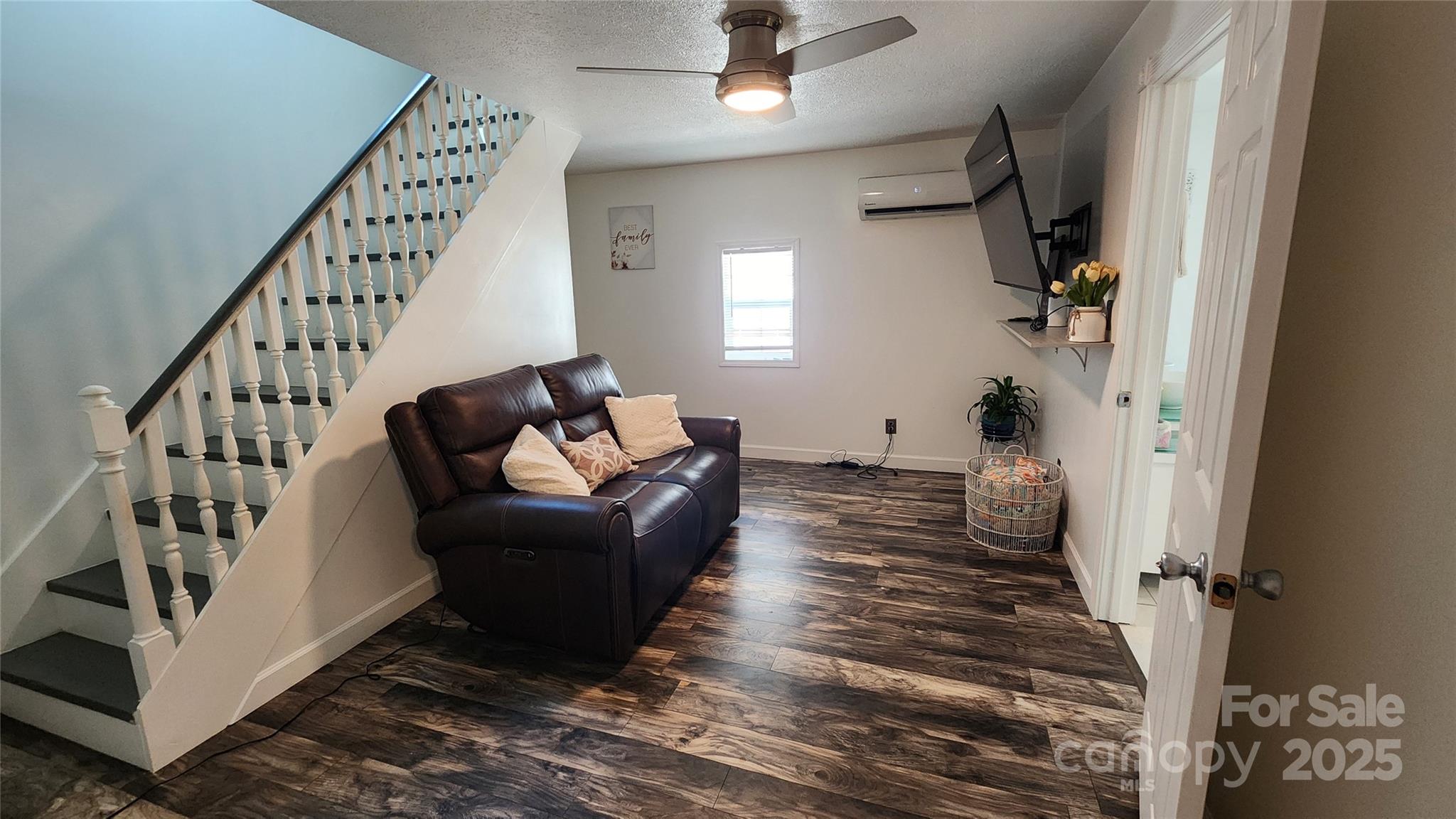 1235 Sulphur Springs Road Property Photo 10