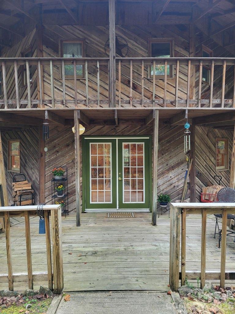 667 Pinewood Knoll Drive Property Photo 3