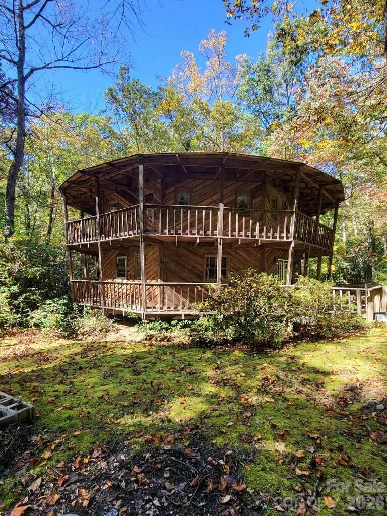 667 Pinewood Knoll Drive Property Photo 4