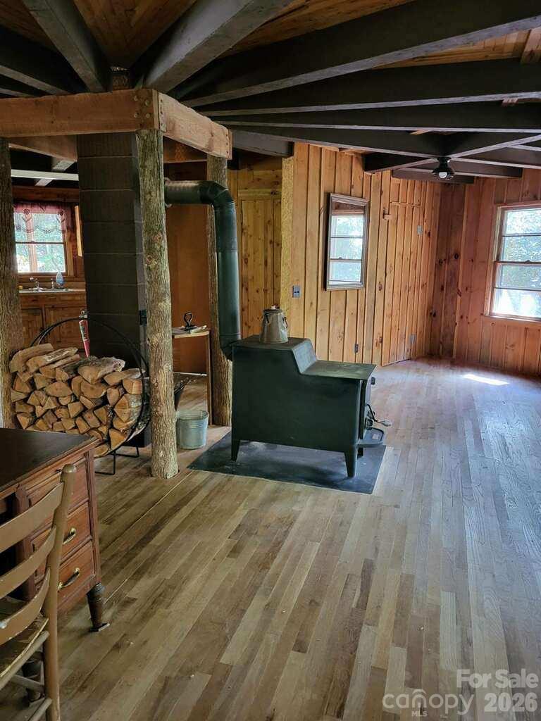 667 Pinewood Knoll Drive Property Photo 12
