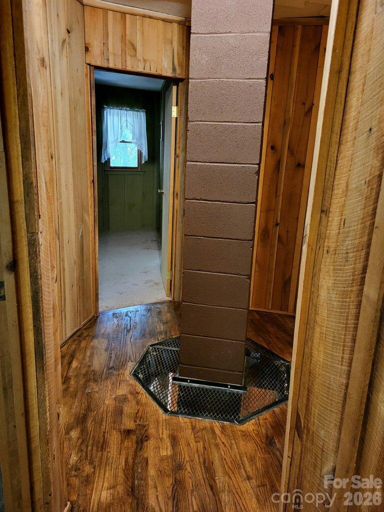 667 Pinewood Knoll Drive Property Photo 13