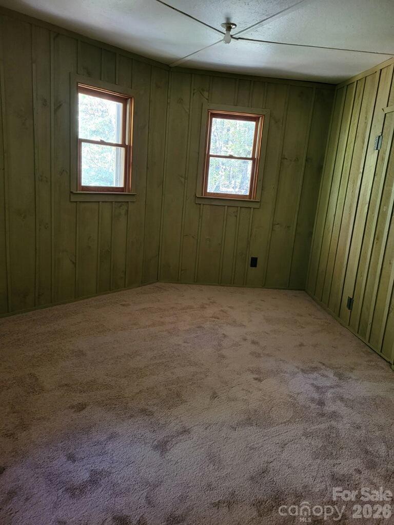 667 Pinewood Knoll Drive Property Photo 14