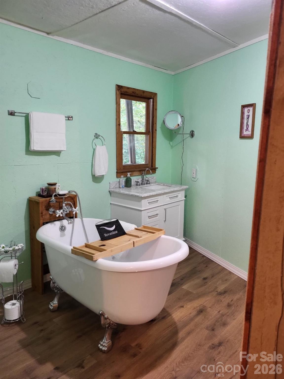 667 Pinewood Knoll Drive Property Photo 16