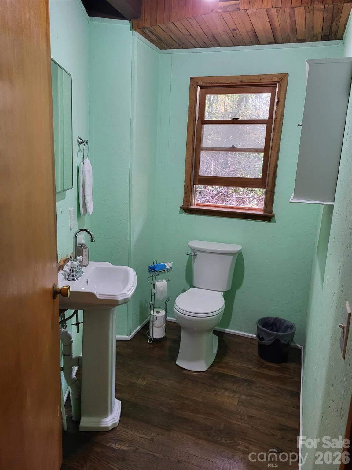 667 Pinewood Knoll Drive Property Photo 17