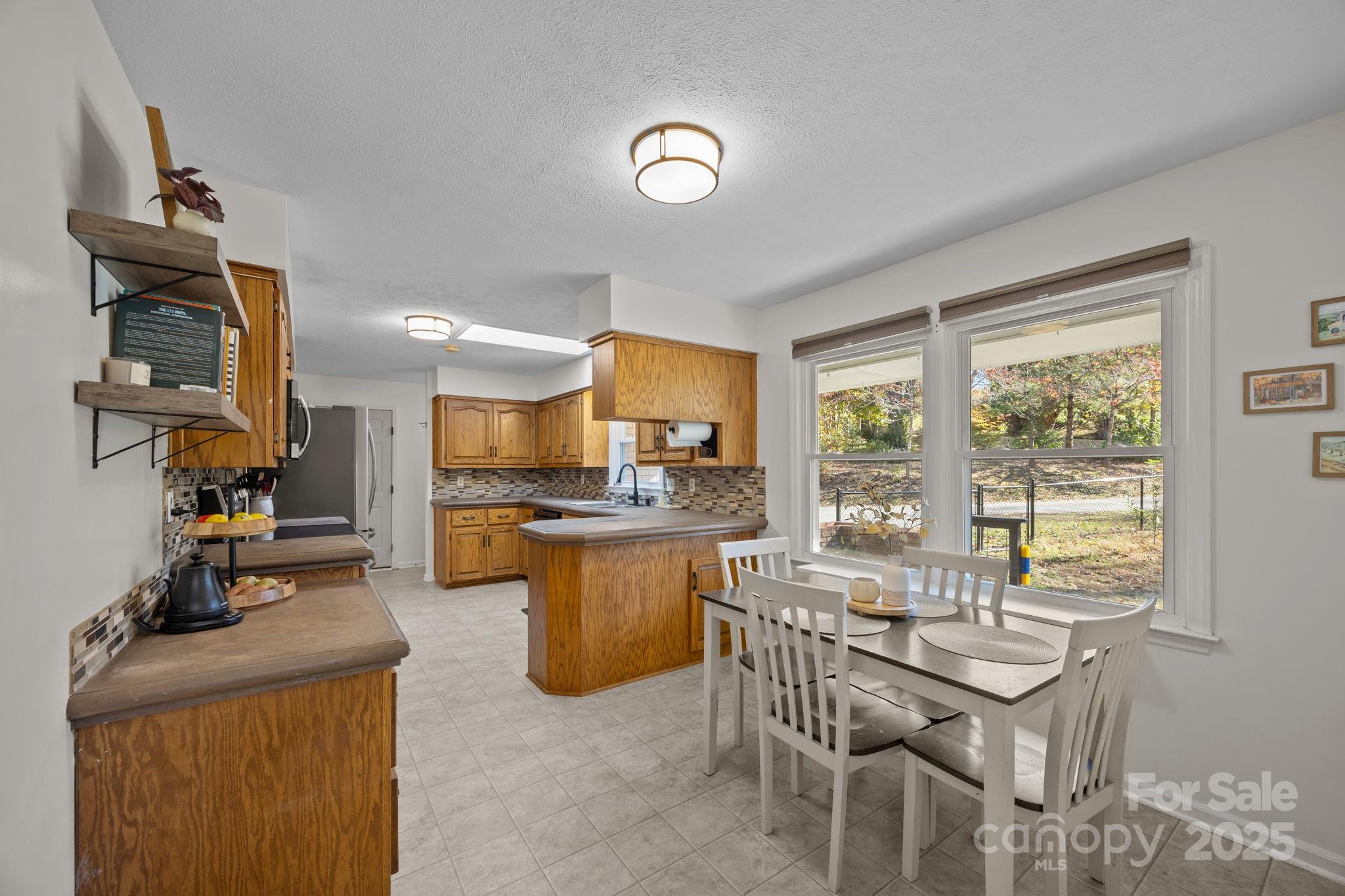 20 Country Road Property Photo 6