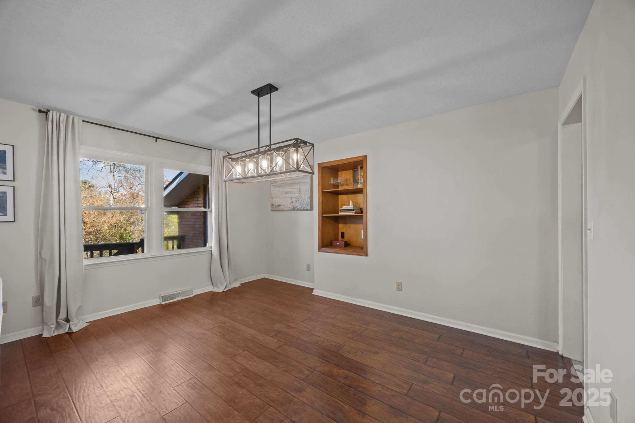 20 Country Road Property Photo 9