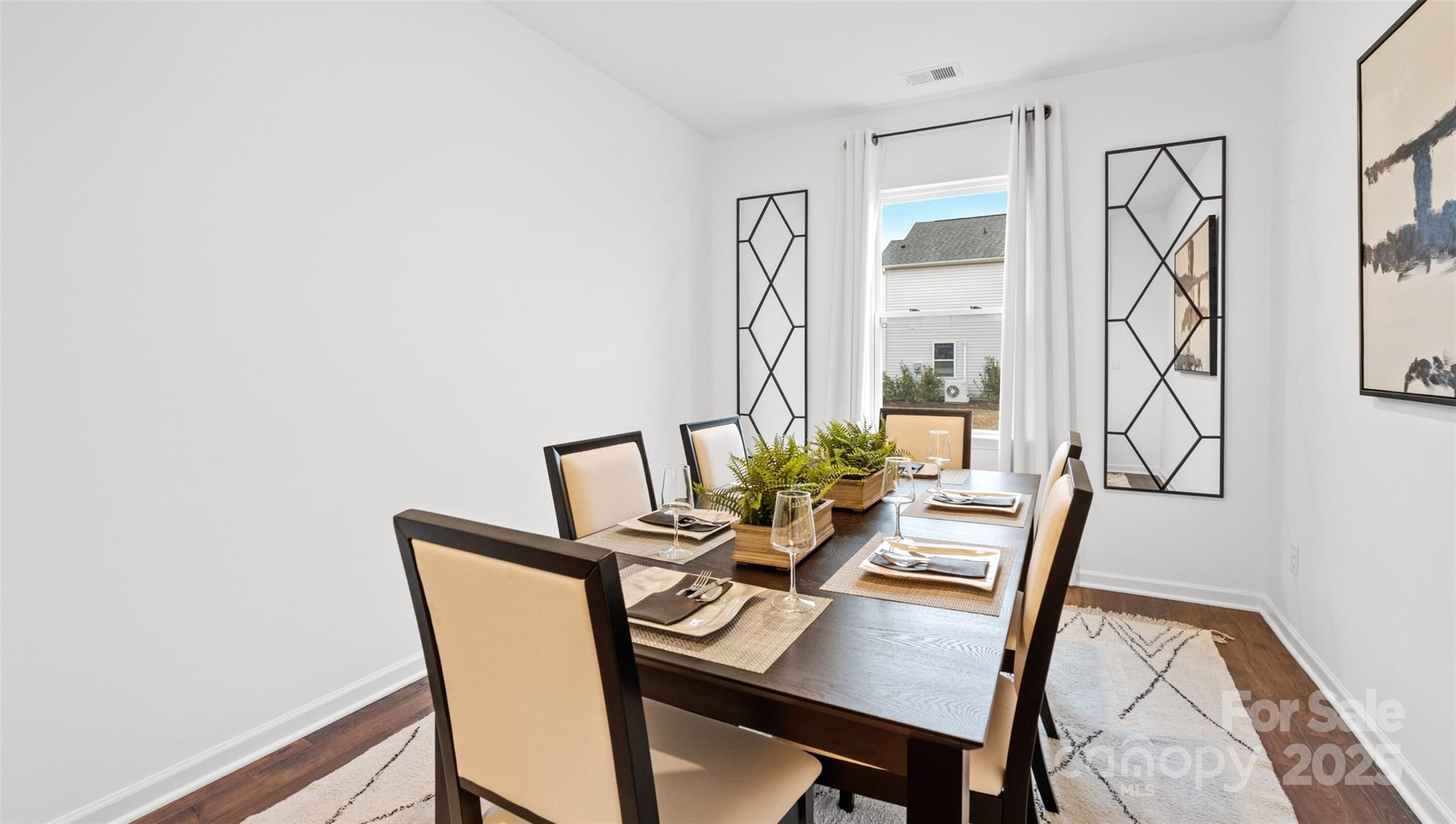 1534 Secrest Commons Drive Property Photo 5