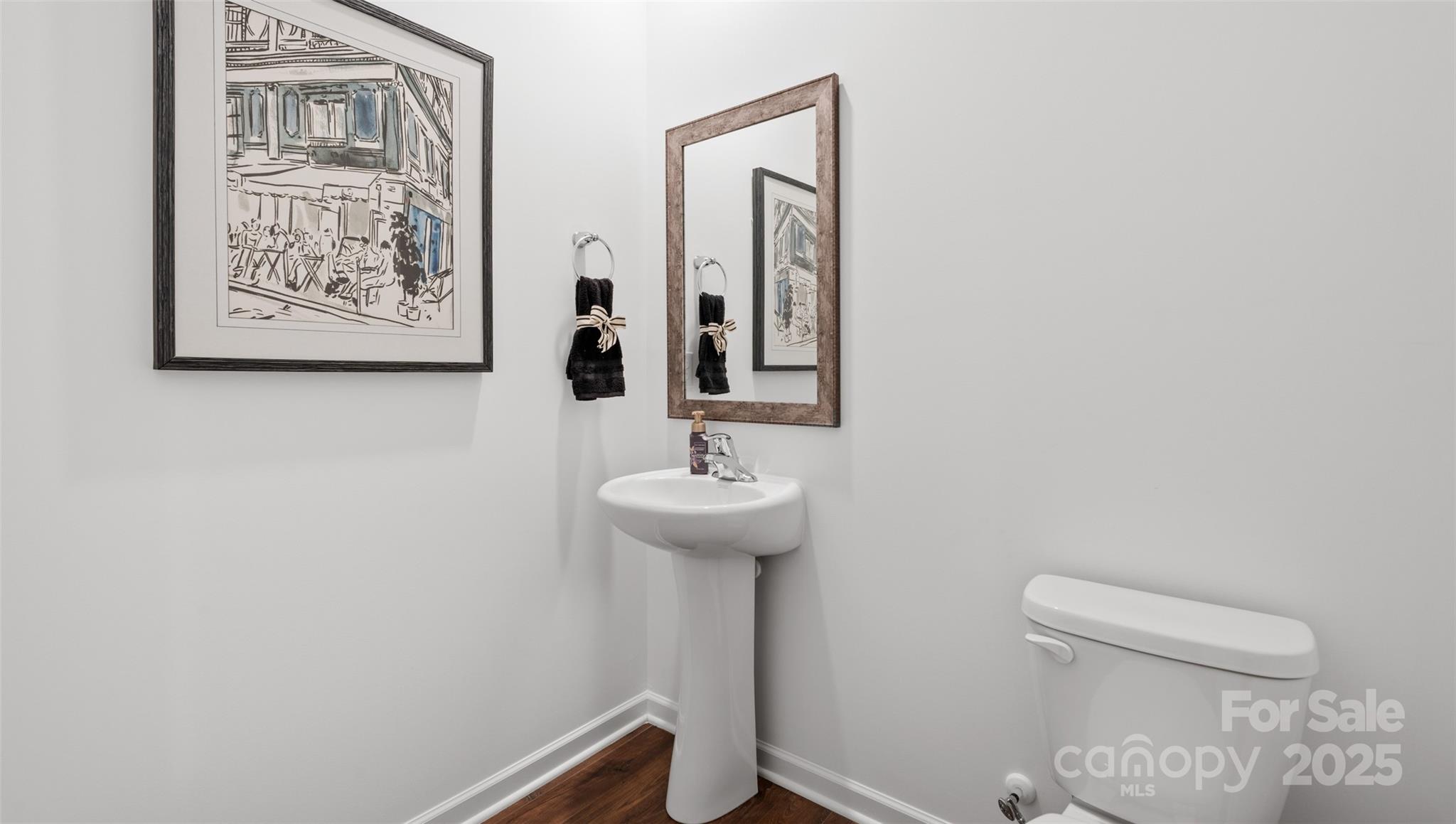 1534 Secrest Commons Drive Property Photo 6