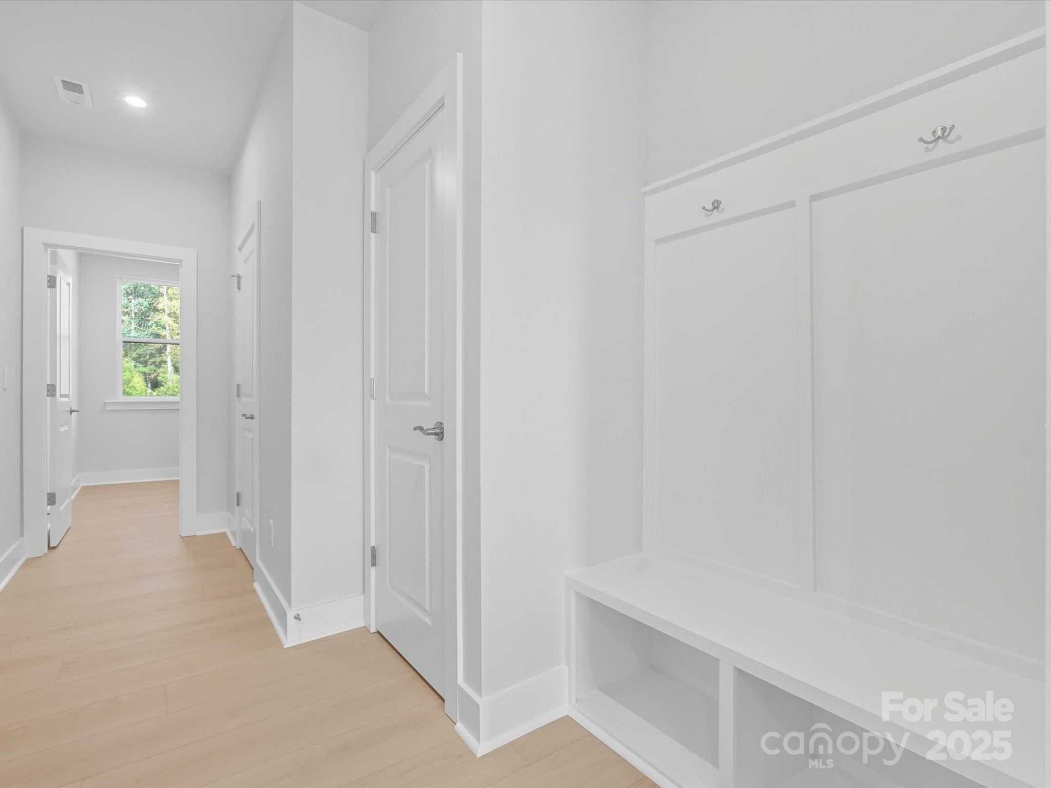 323 Ardmore Drive Property Photo 5