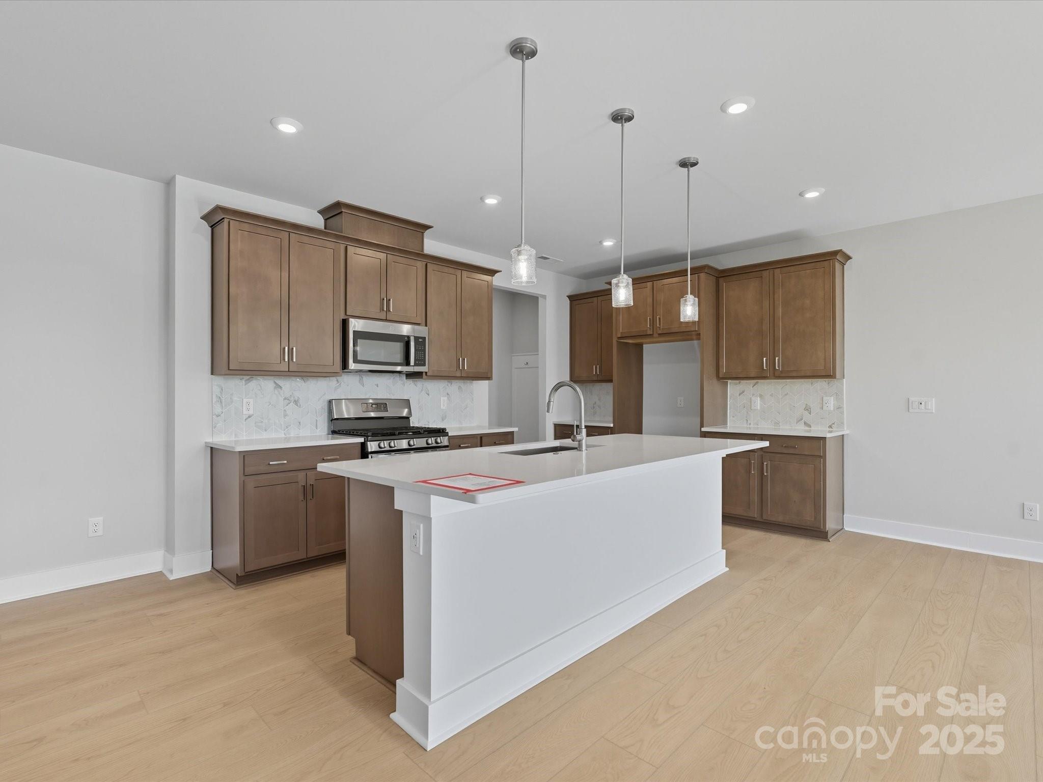 323 Ardmore Drive Property Photo 10