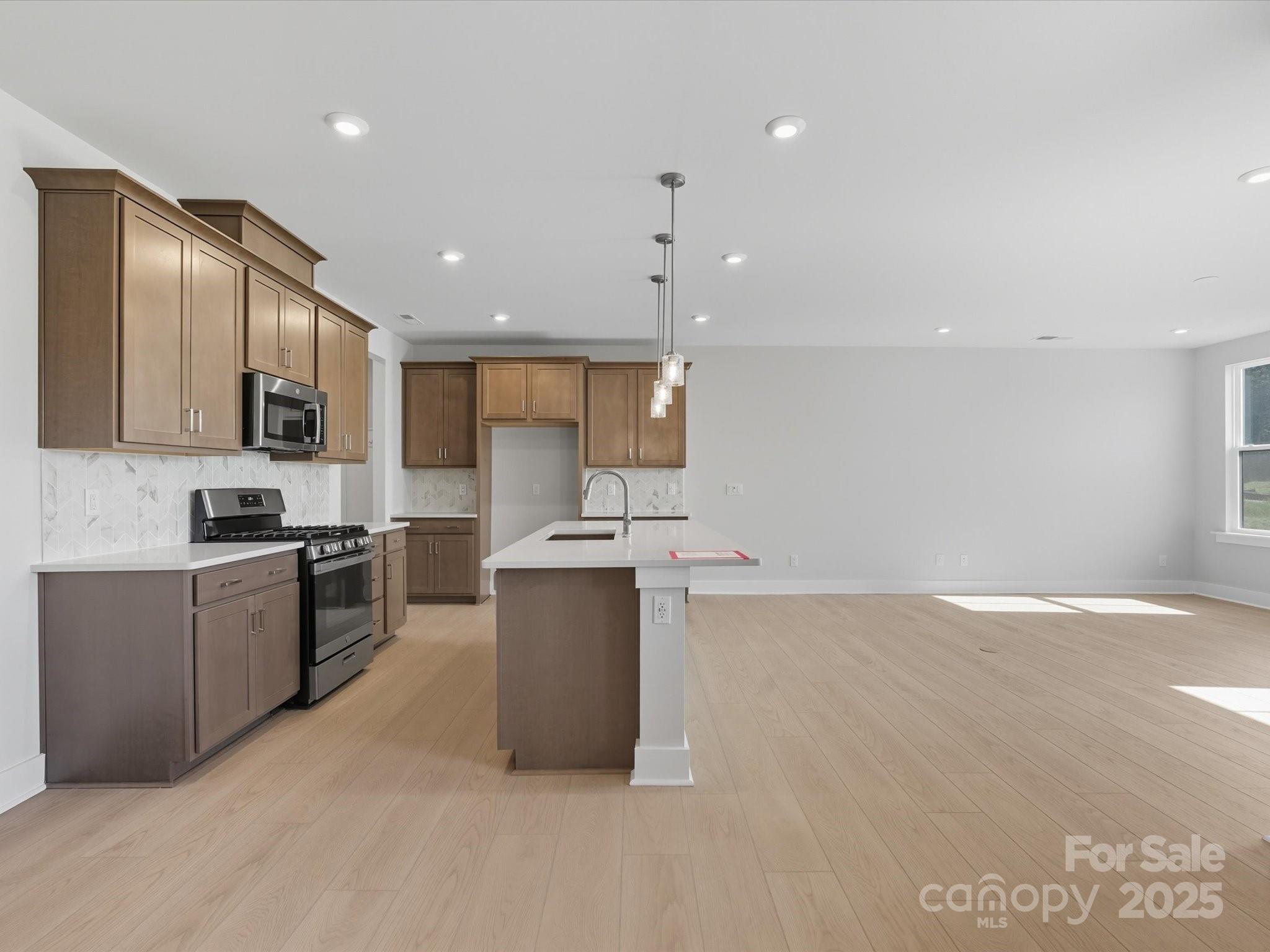 323 Ardmore Drive Property Photo 11