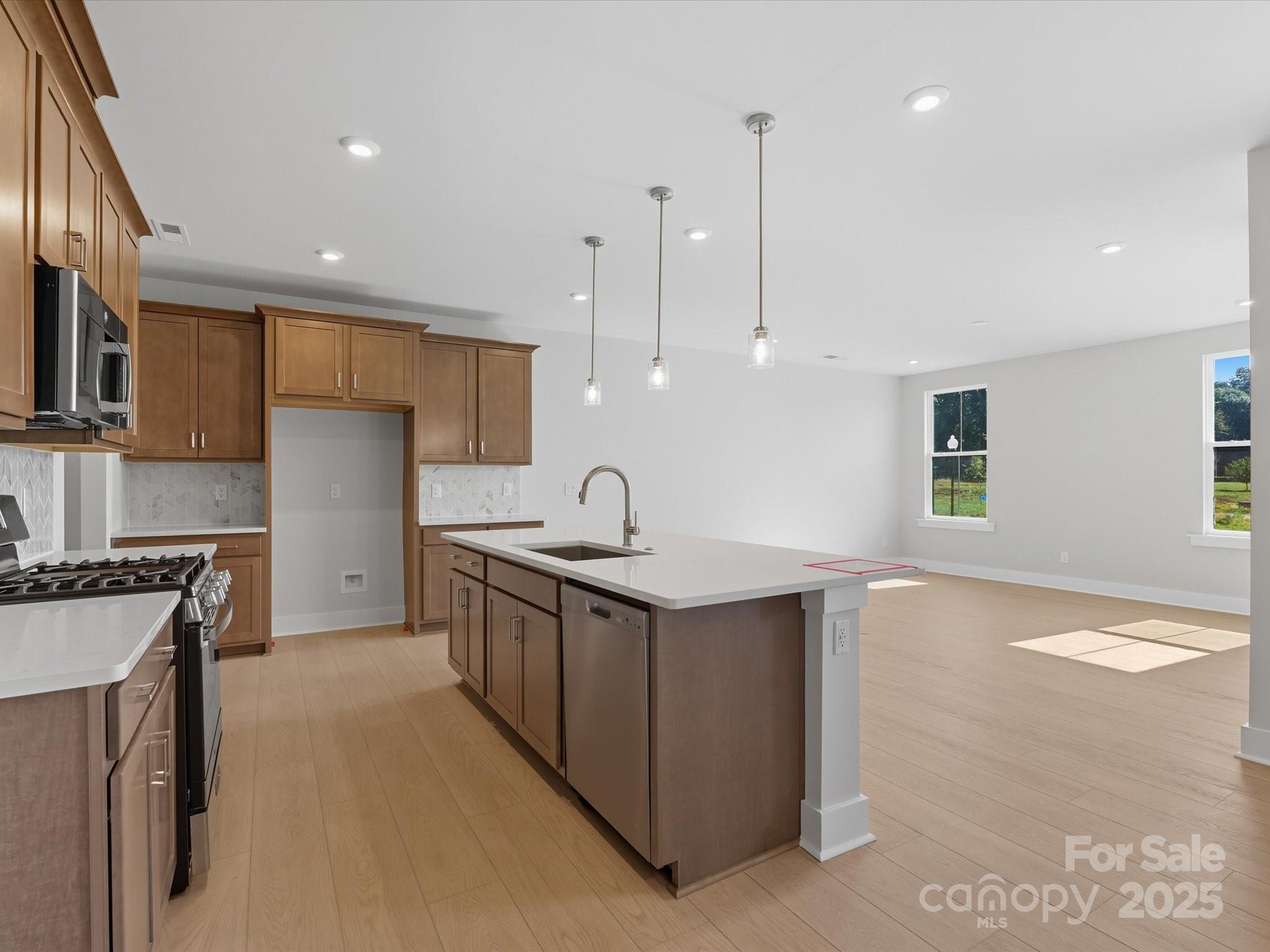 323 Ardmore Drive Property Photo 13