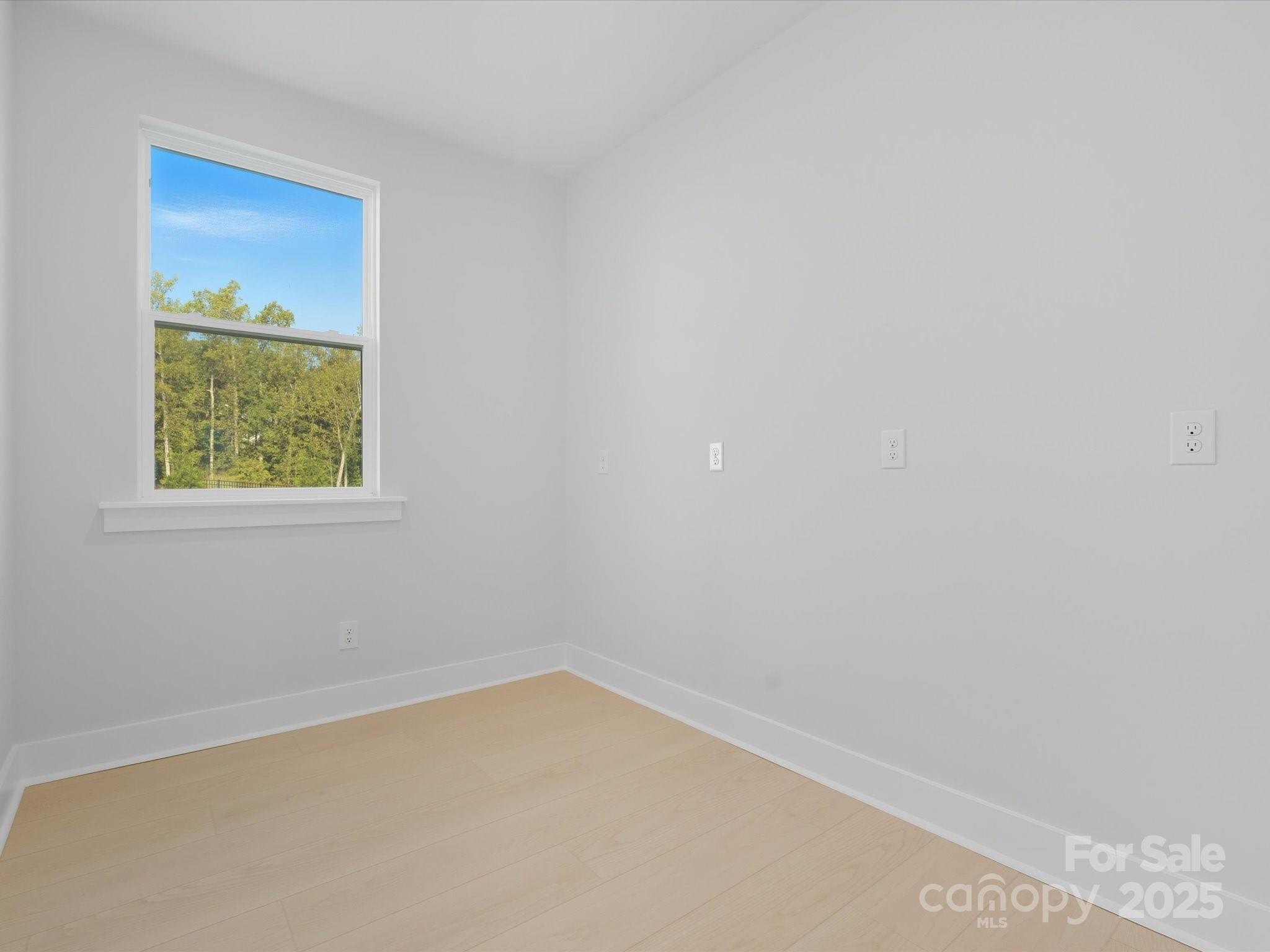 323 Ardmore Drive Property Photo 17