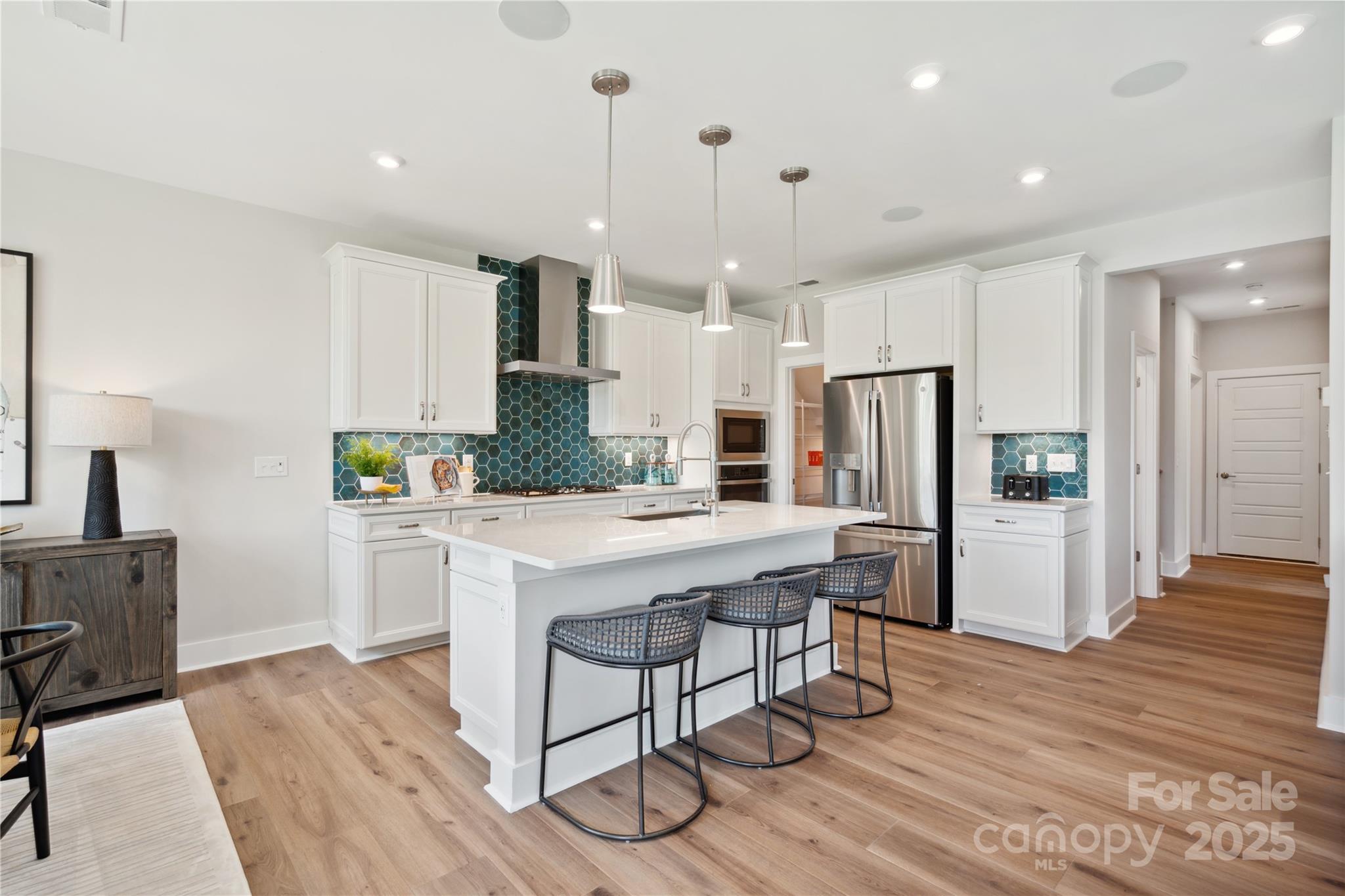 312 Ardmore Drive Property Photo 4