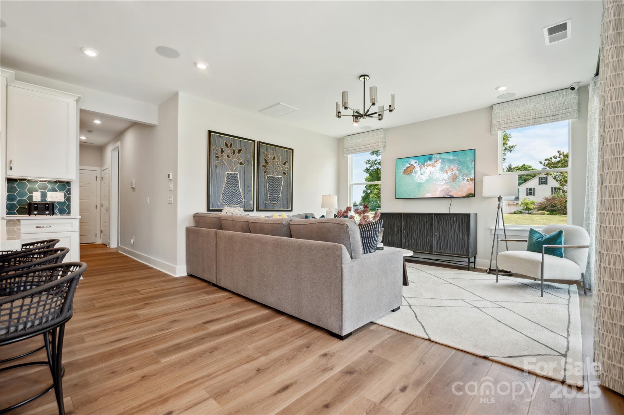 312 Ardmore Drive Property Photo 9