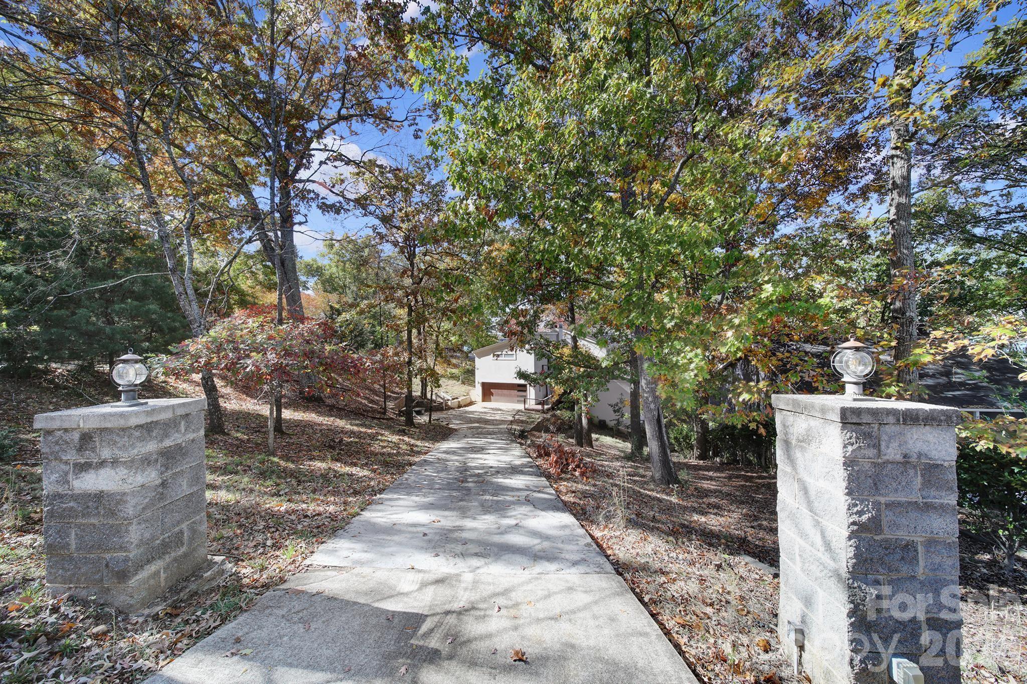 7005 Tega Cay Drive Property Photo 5