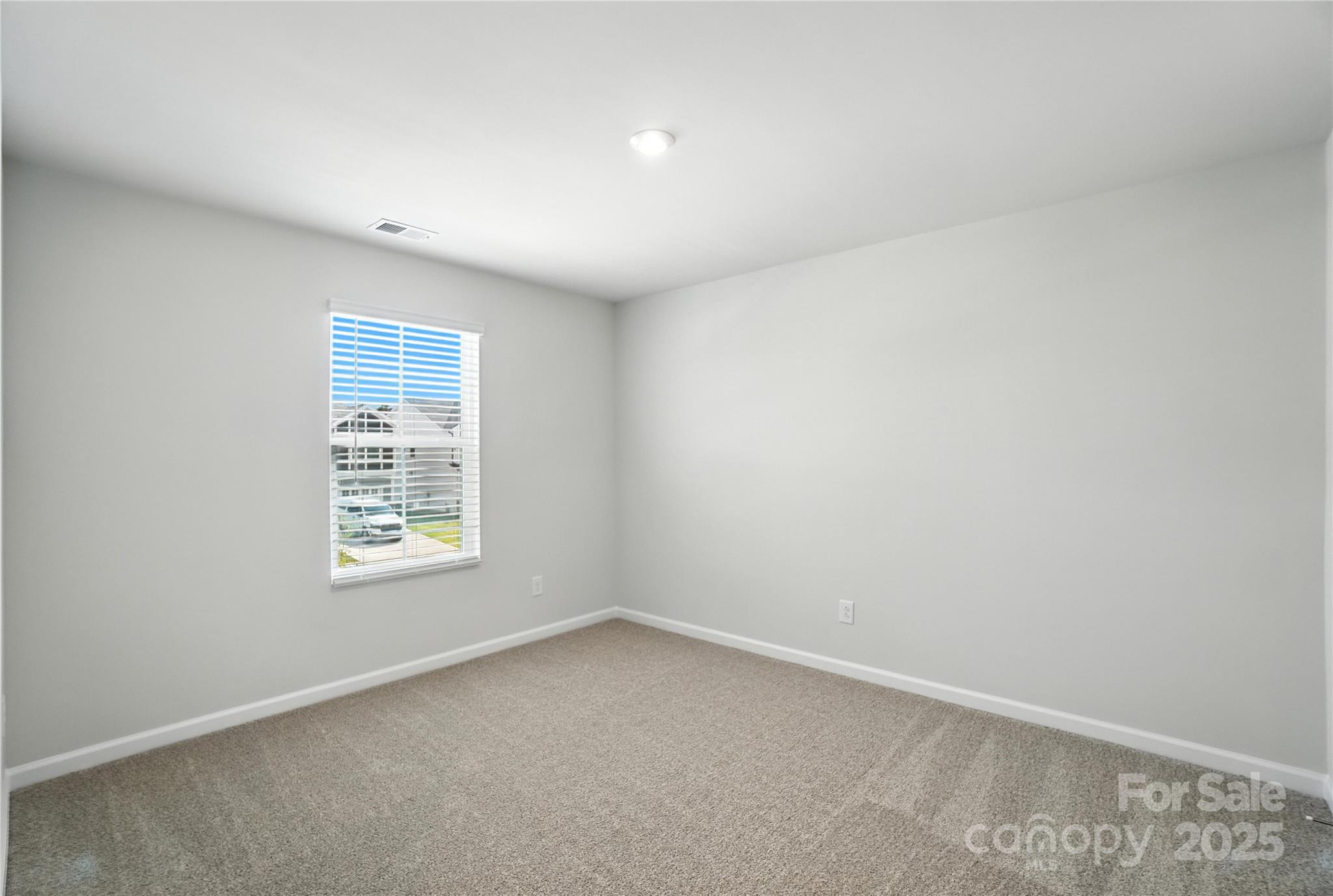 2829 Westmont Drive Property Photo 4