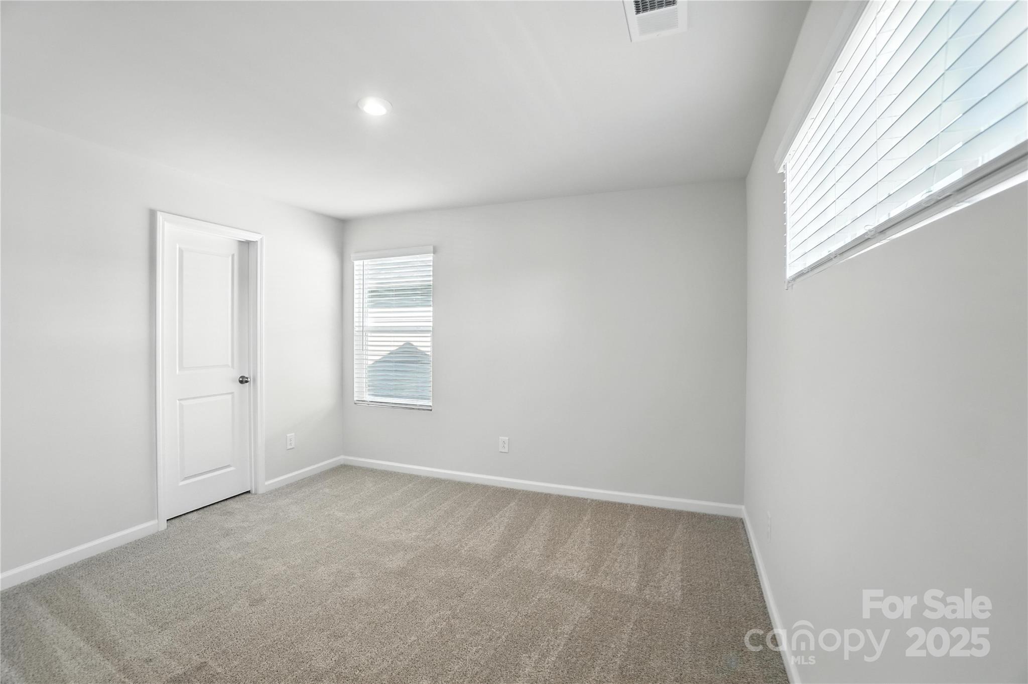 2829 Westmont Drive Property Photo 6