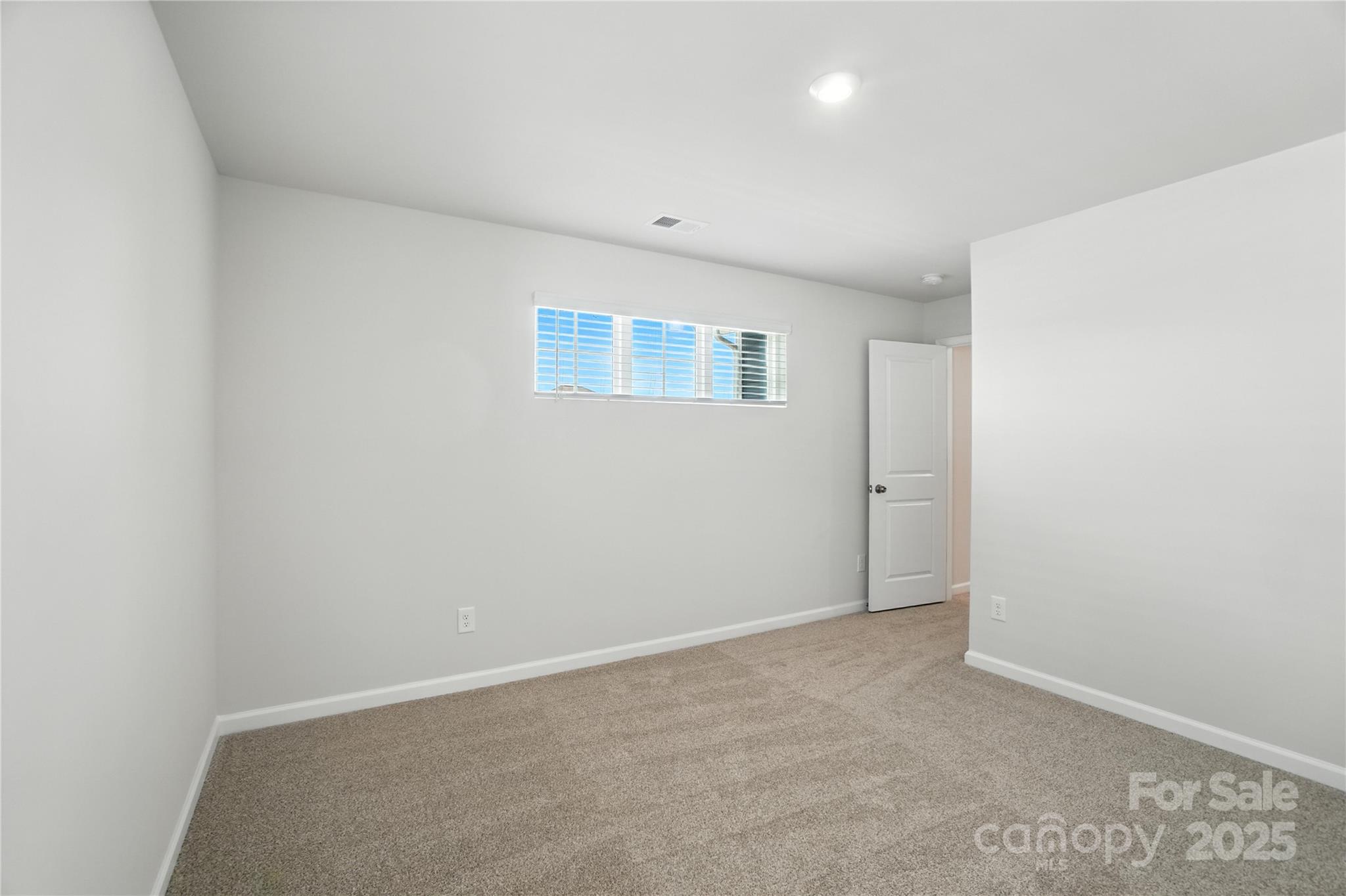 2829 Westmont Drive Property Photo 7