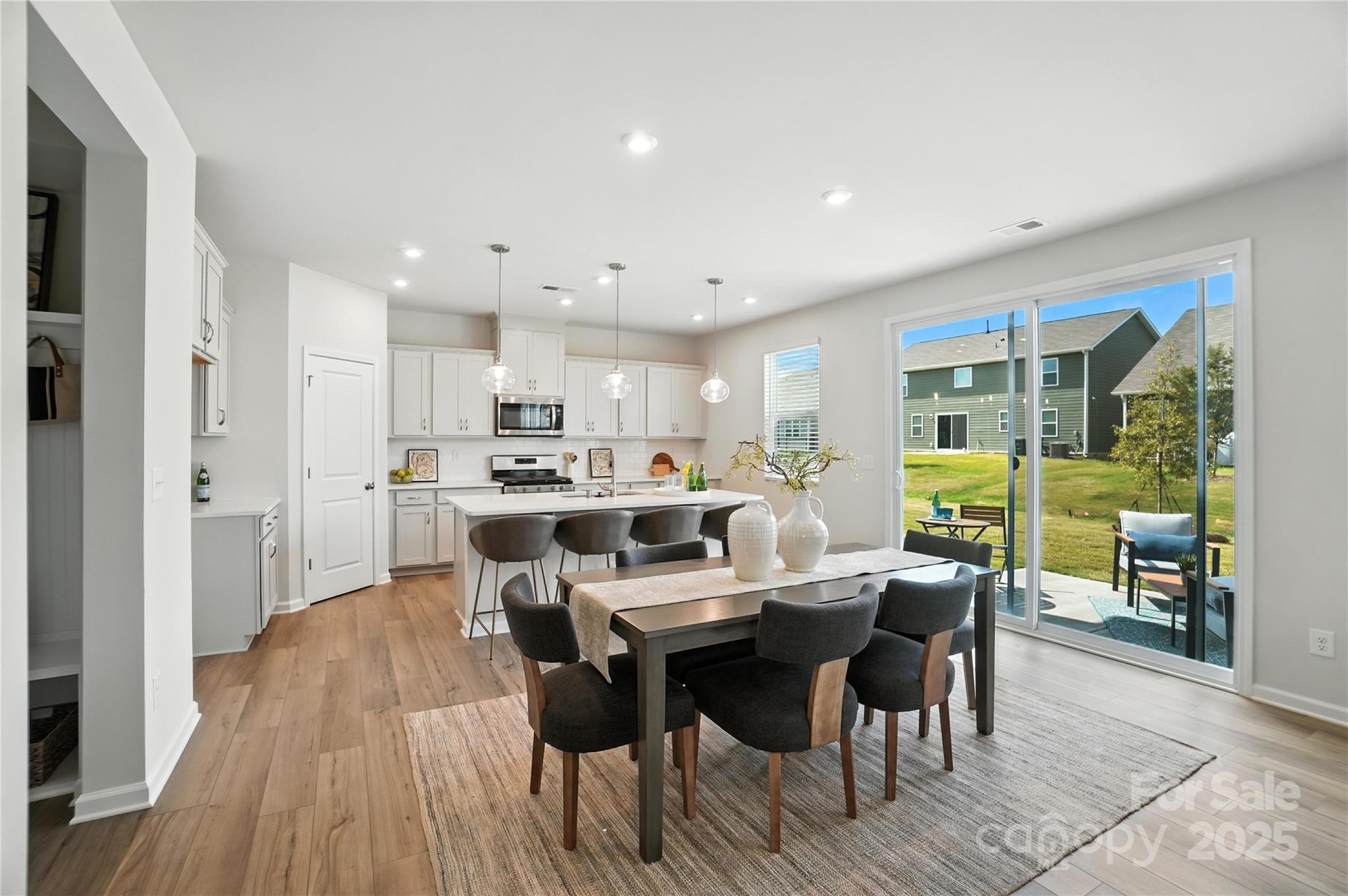 2829 Westmont Drive Property Photo 10