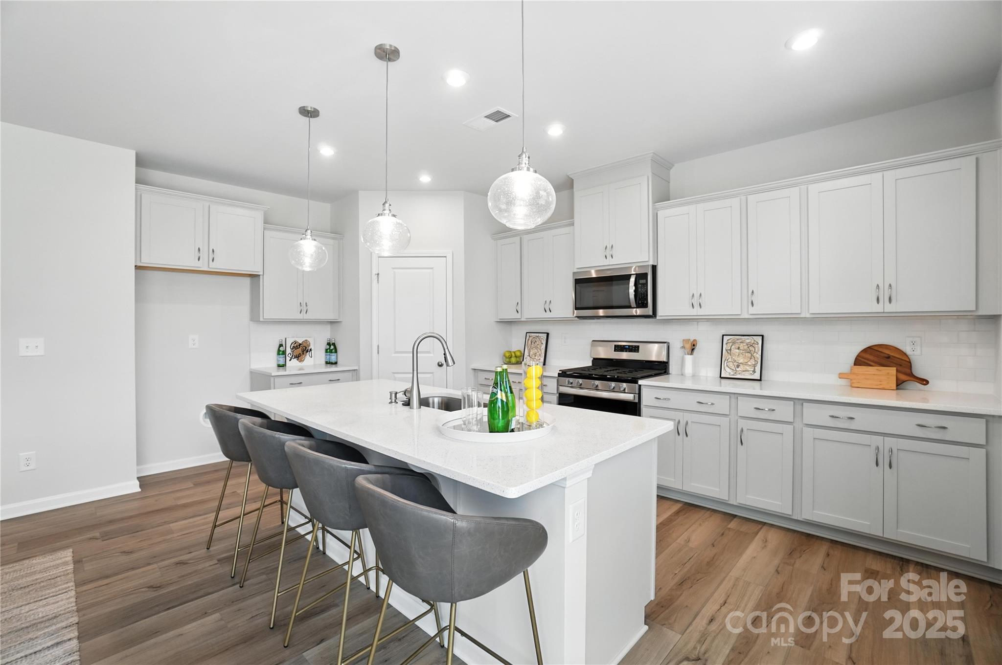 2829 Westmont Drive Property Photo 14