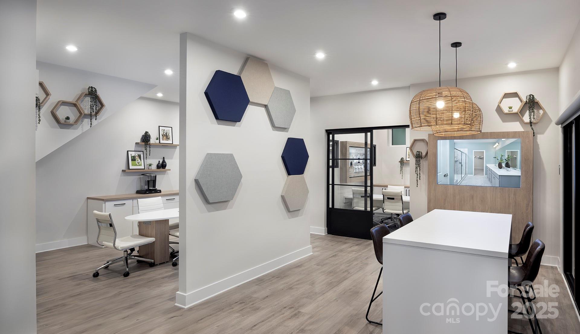 2811 Westmont Drive Property Photo 2