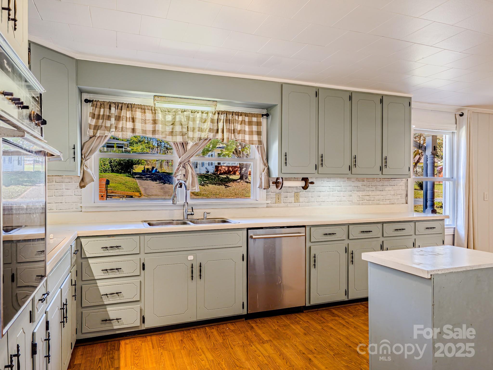 273 Georgia Street Property Photo 6