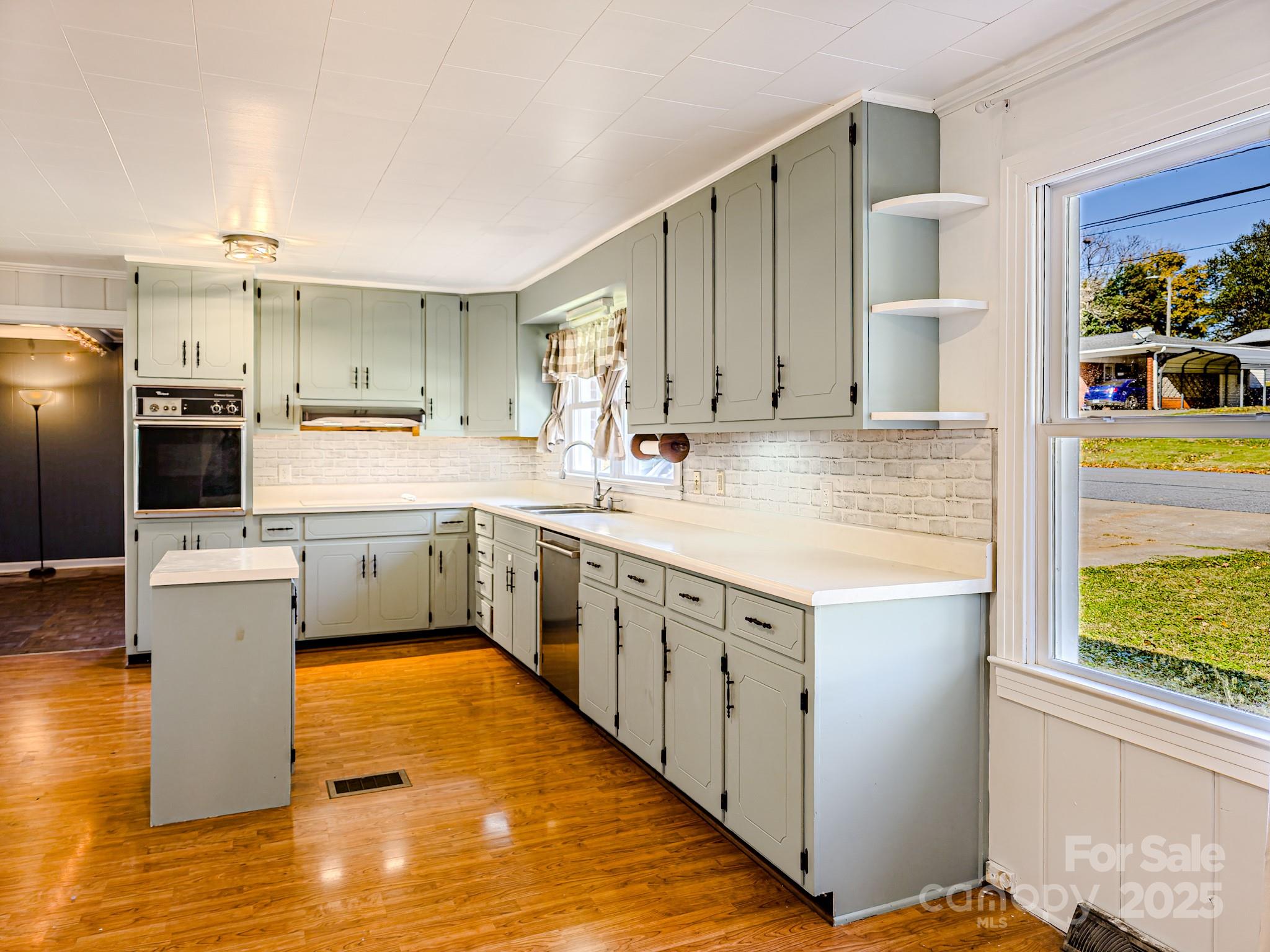 273 Georgia Street Property Photo 7