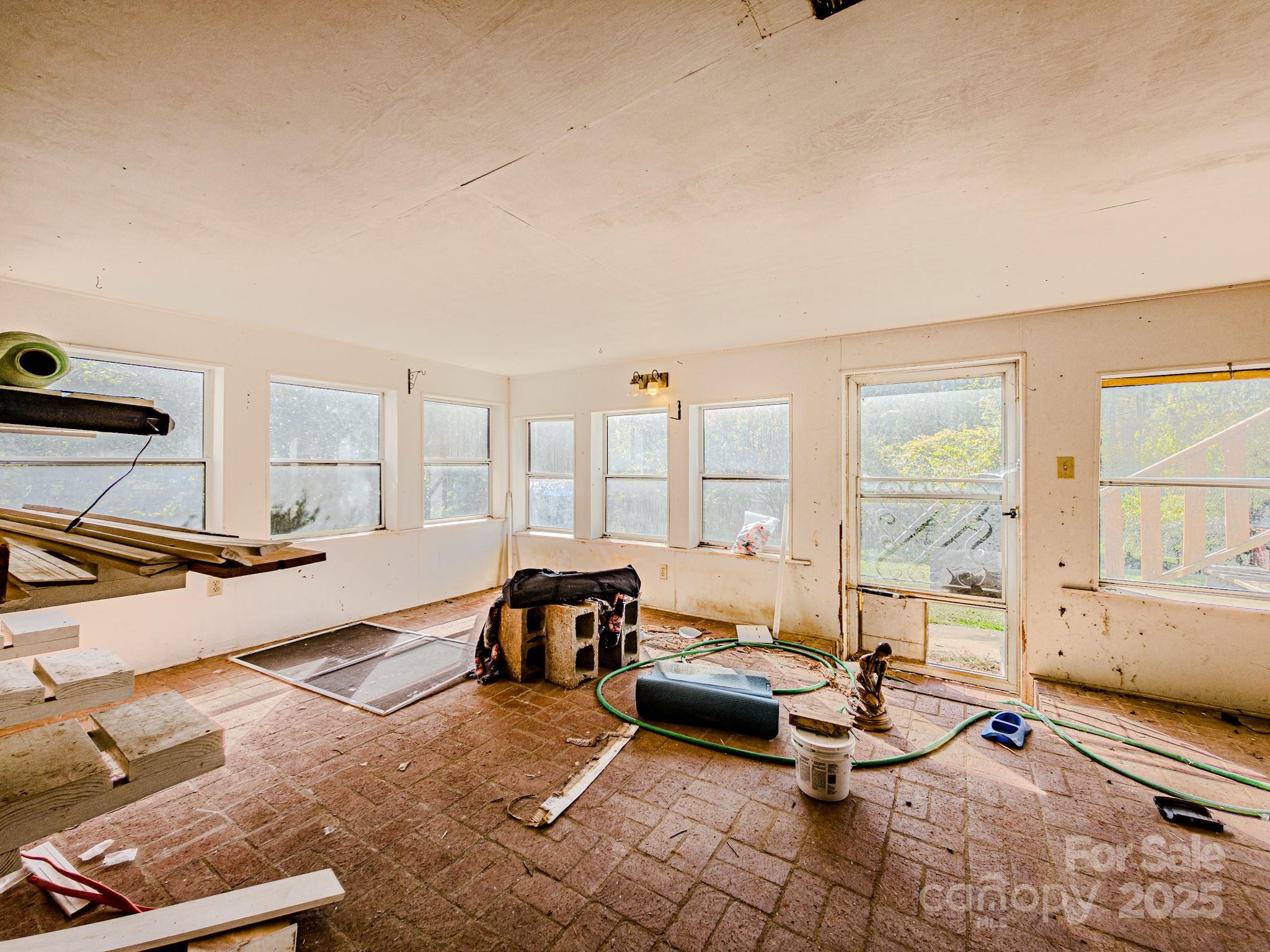 273 Georgia Street Property Photo 40