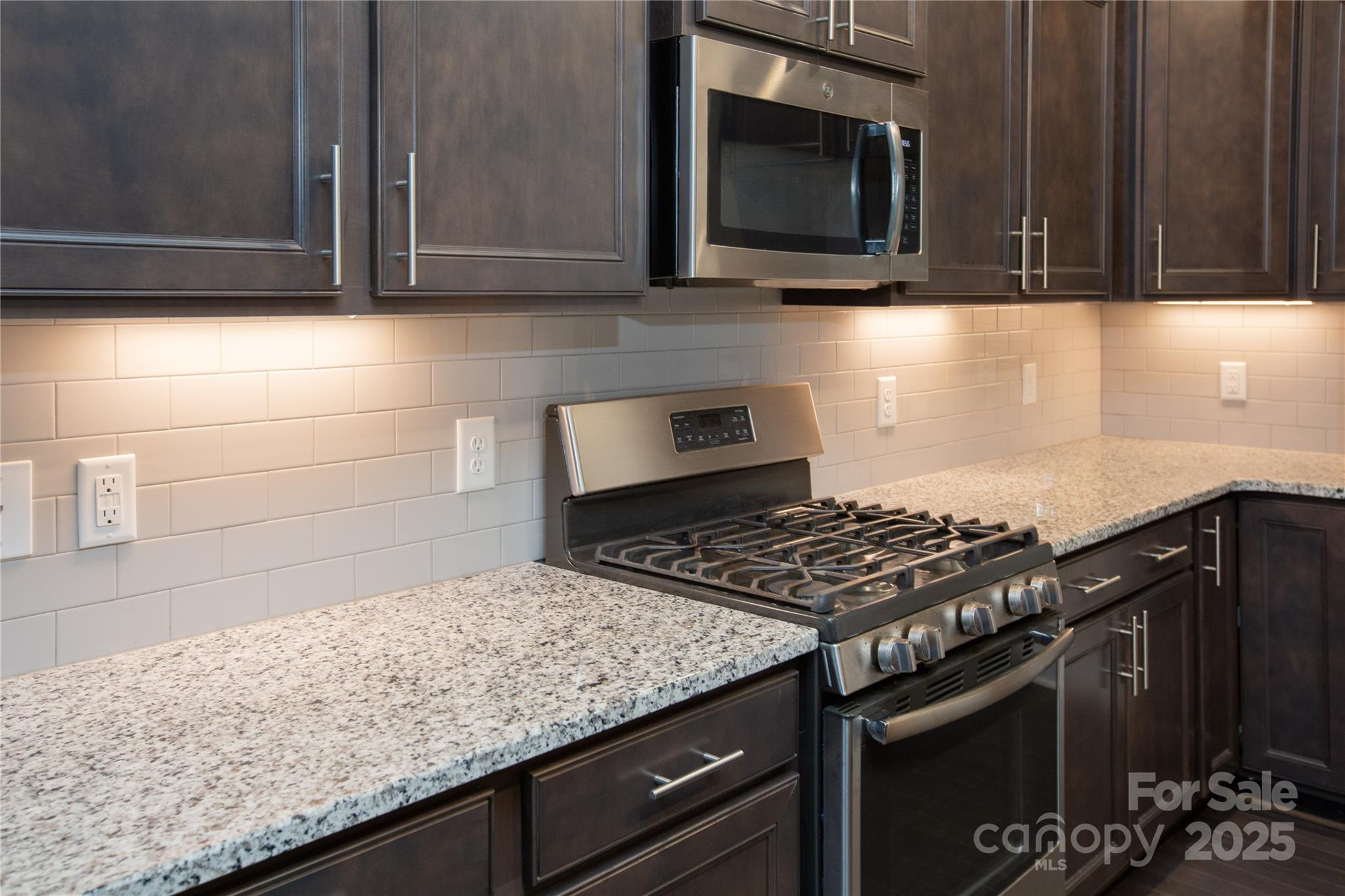 218 Crane Creek Way Property Photo 4