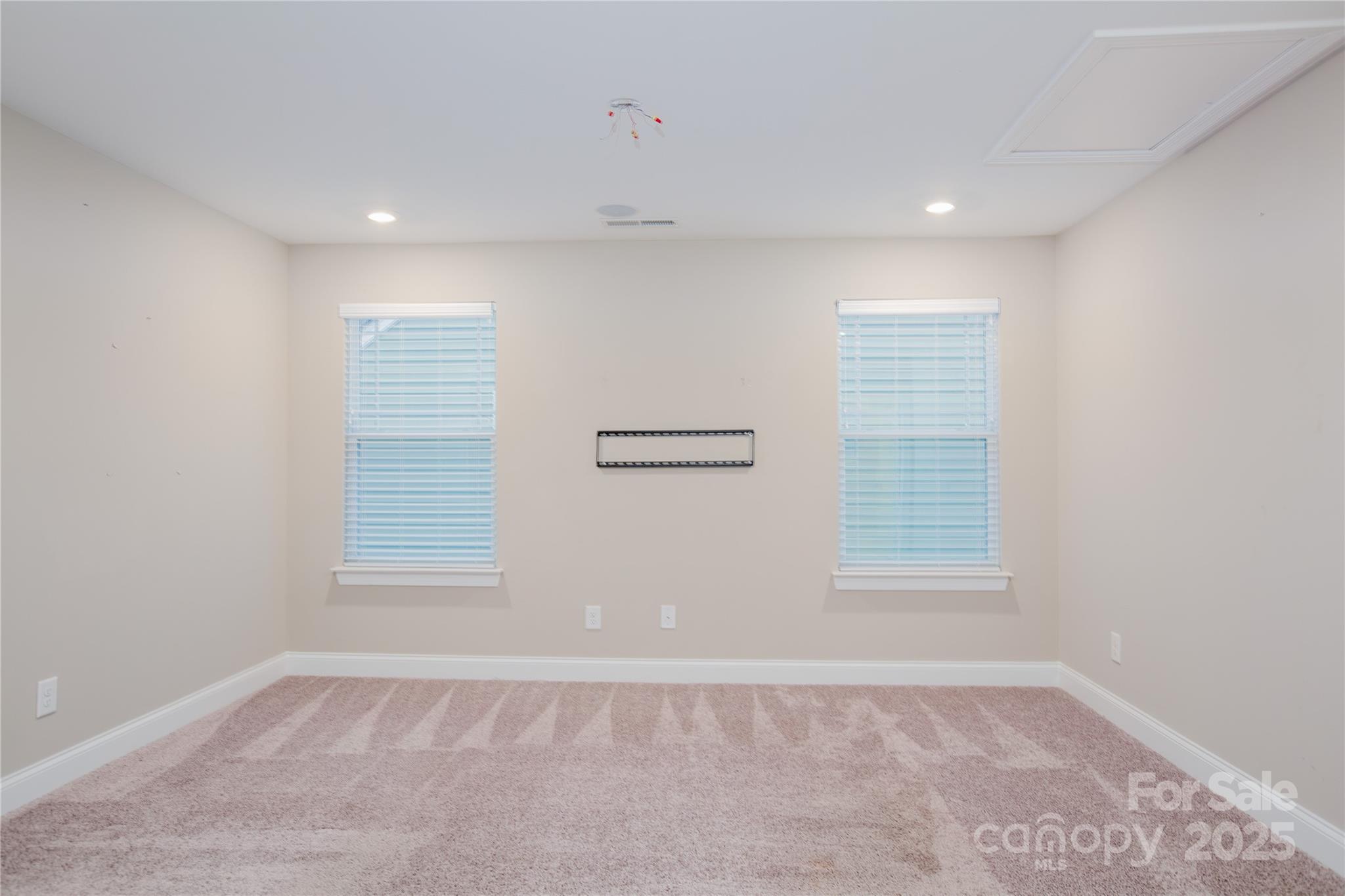 218 Crane Creek Way Property Photo 12