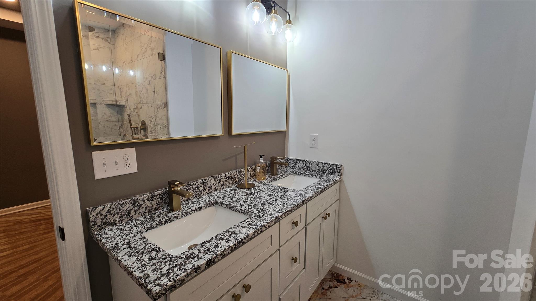 828 Cabaniss Drive Property Photo 4