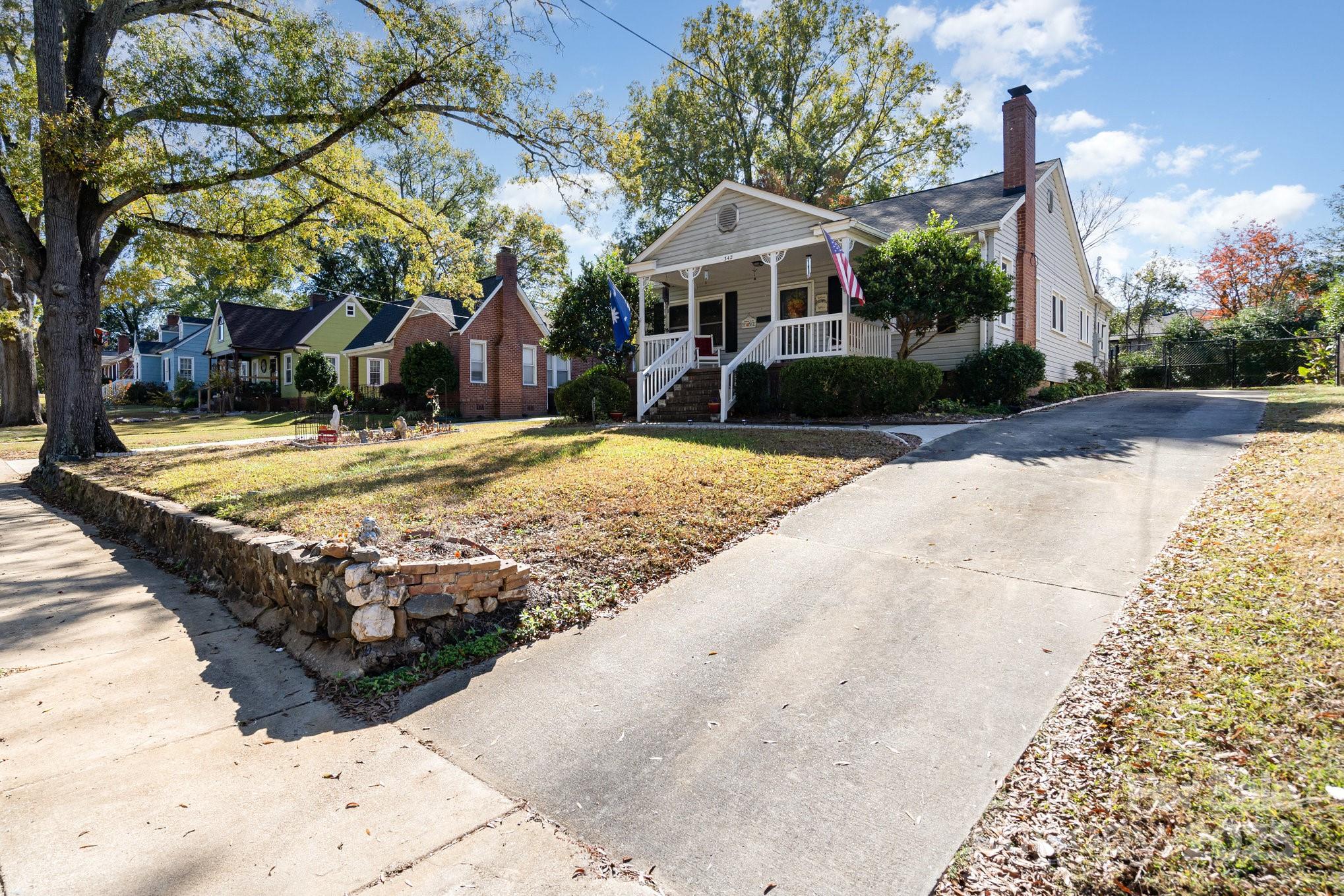 342 Pickens Street Property Photo 3