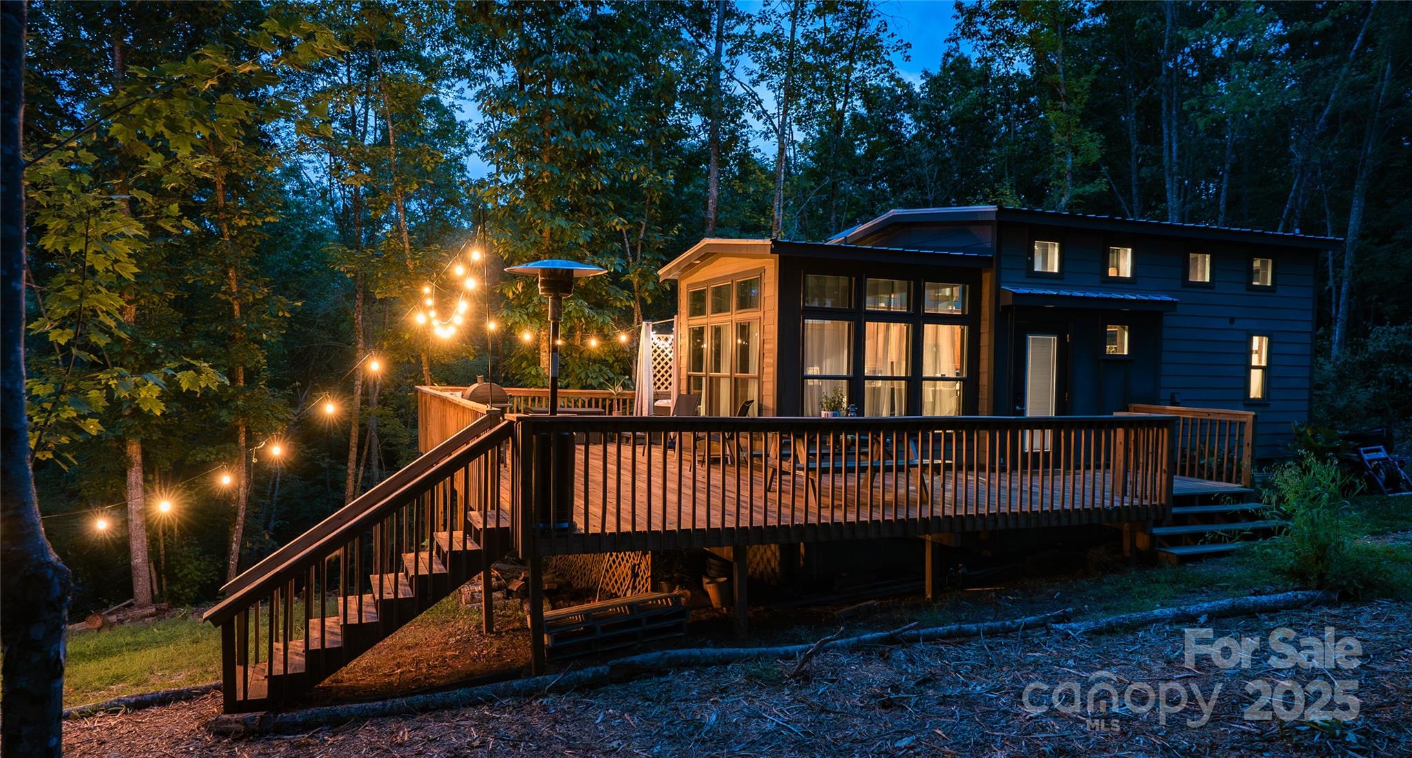 221 Summerfield Lane Property Photo 1