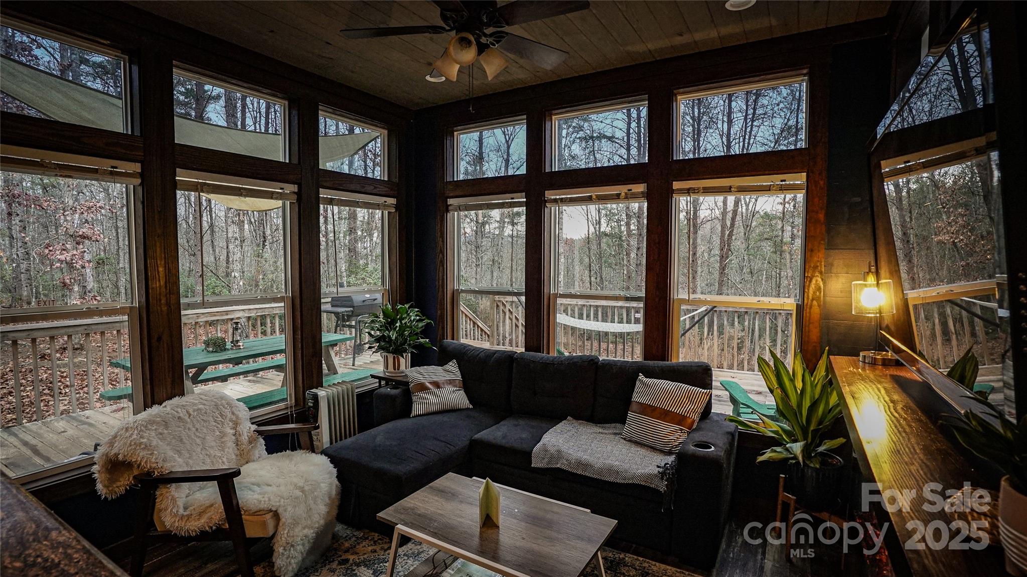 221 Summerfield Lane Property Photo 8