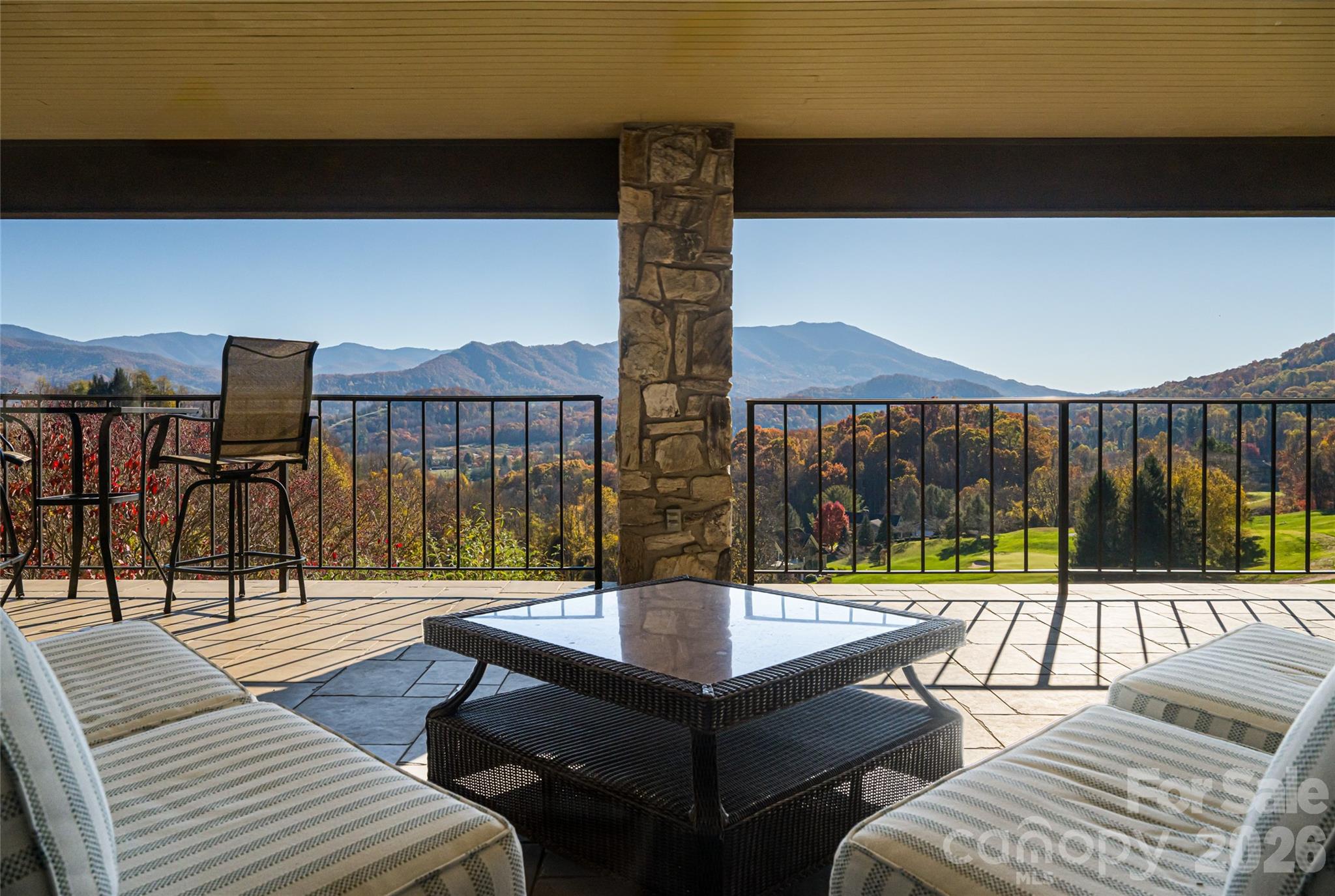 820 Laurel Ridge Drive Property Photo 4