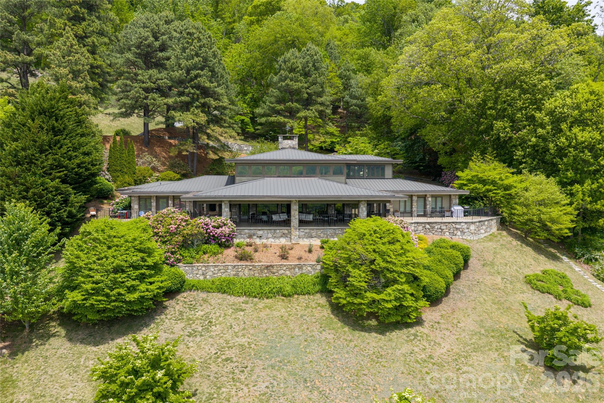 820 Laurel Ridge Drive Property Photo 6