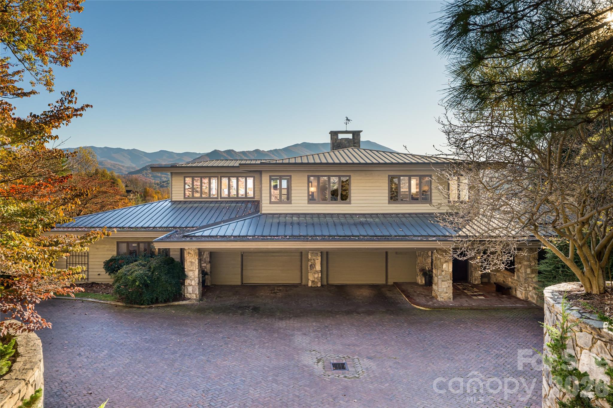 820 Laurel Ridge Drive Property Photo 11