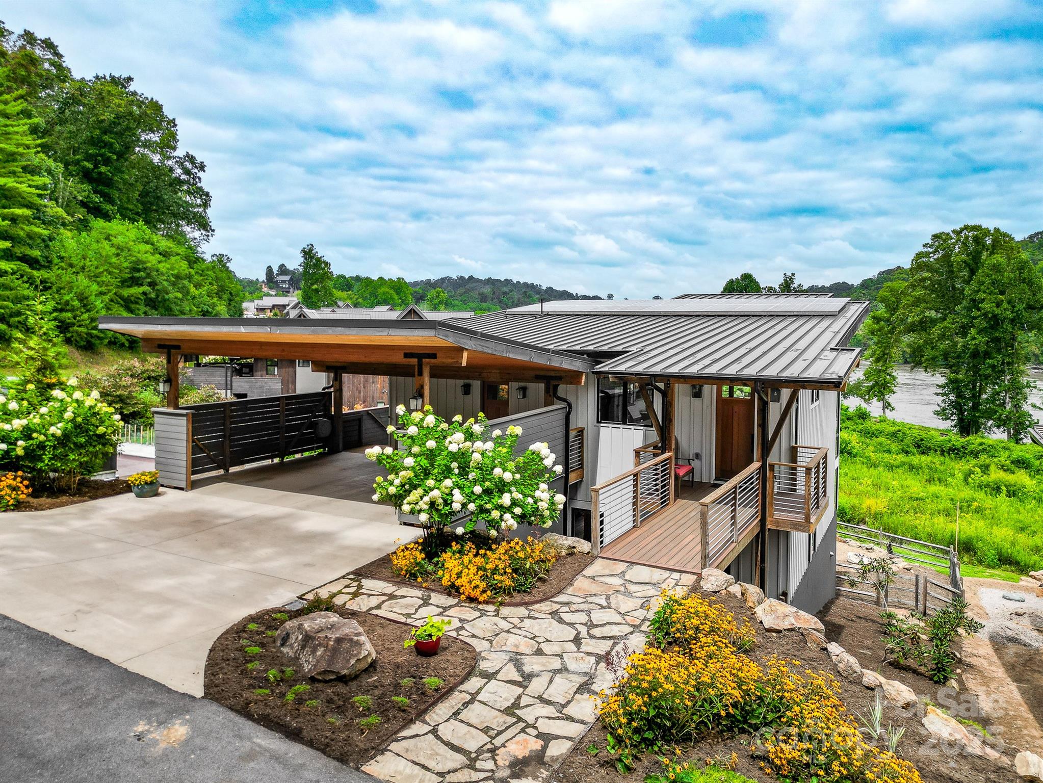 8 Crossvine Alley Property Photo 1