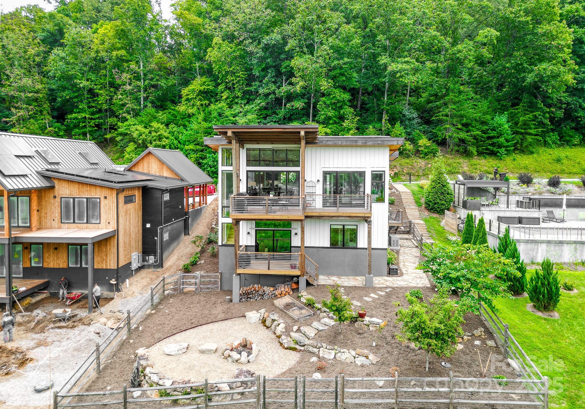 8 Crossvine Alley Property Photo 4