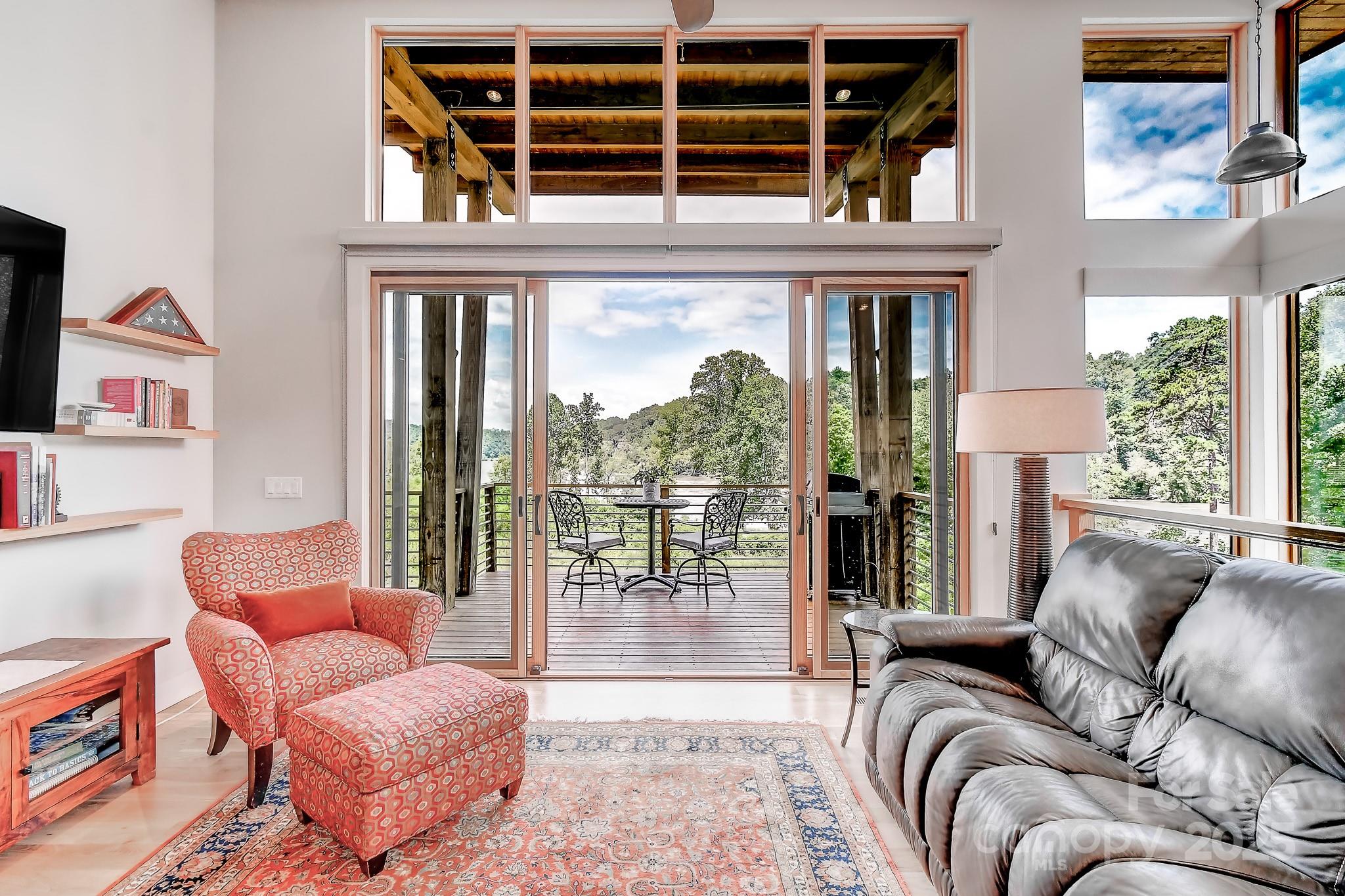 8 Crossvine Alley Property Photo 6