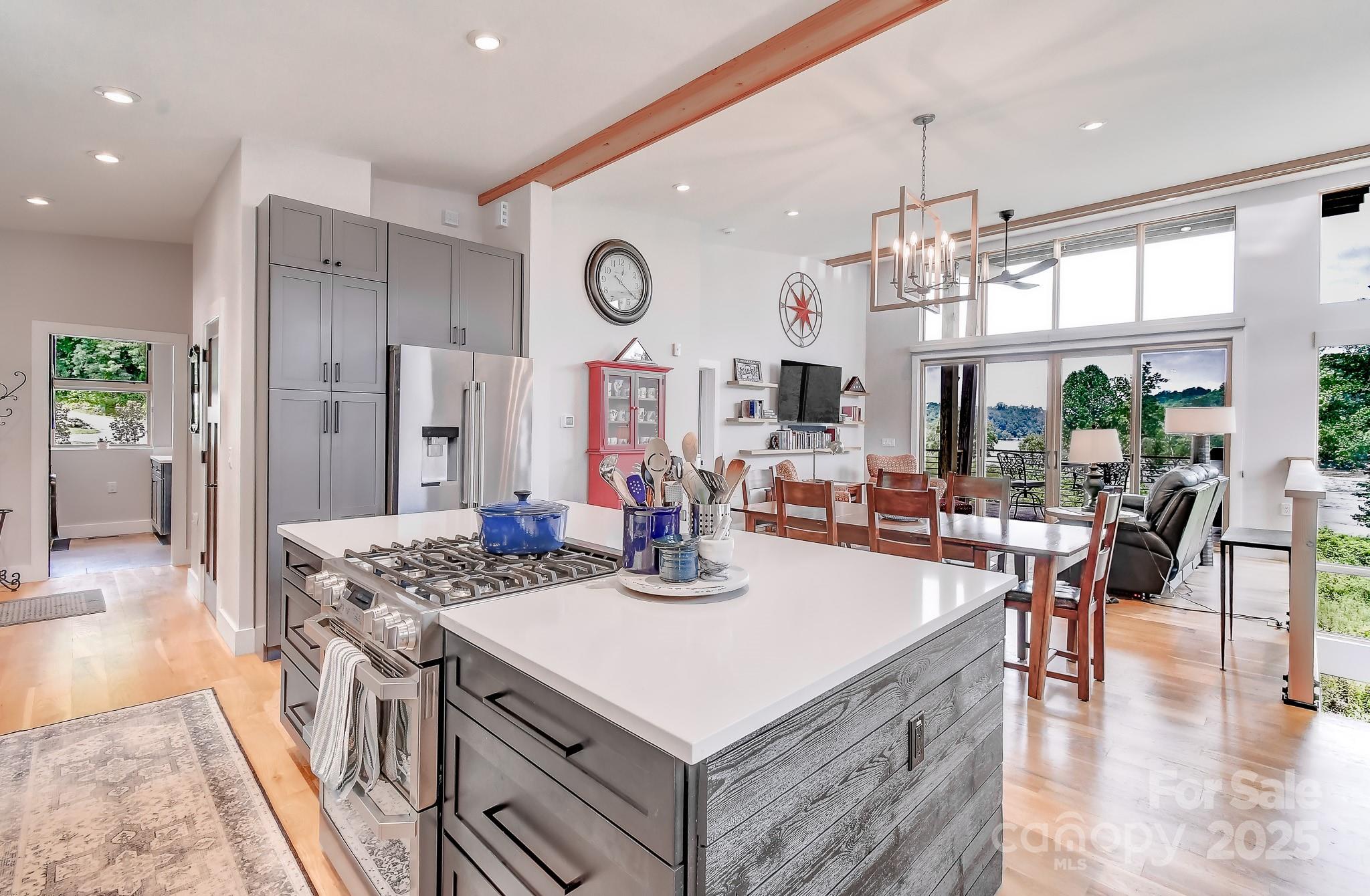 8 Crossvine Alley Property Photo 8