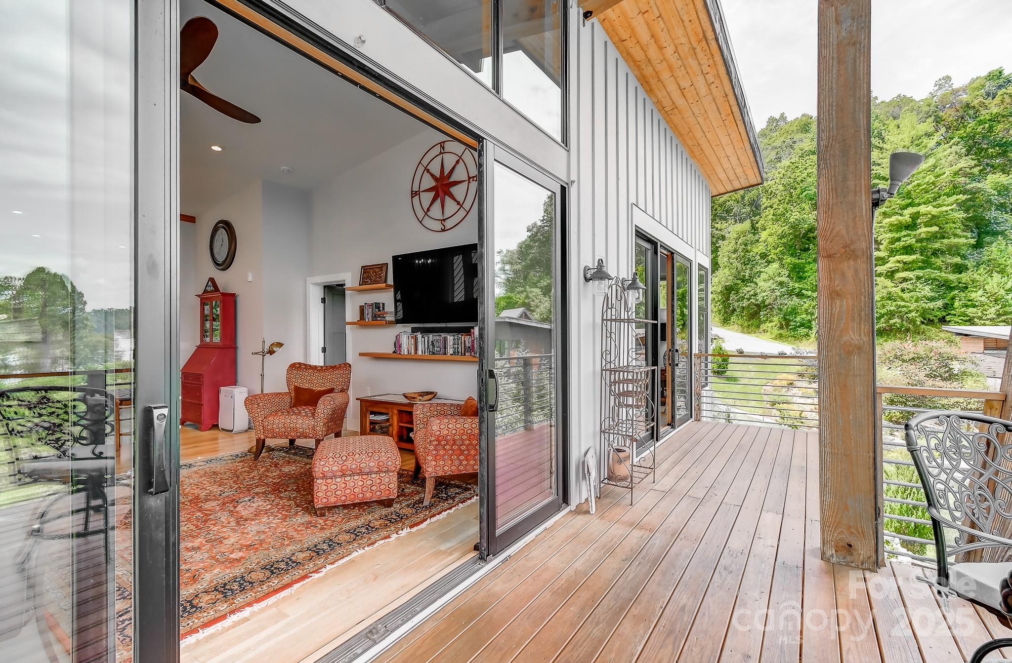 8 Crossvine Alley Property Photo 11