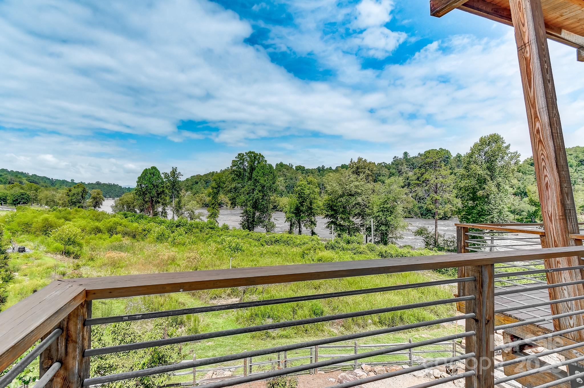 8 Crossvine Alley Property Photo 14