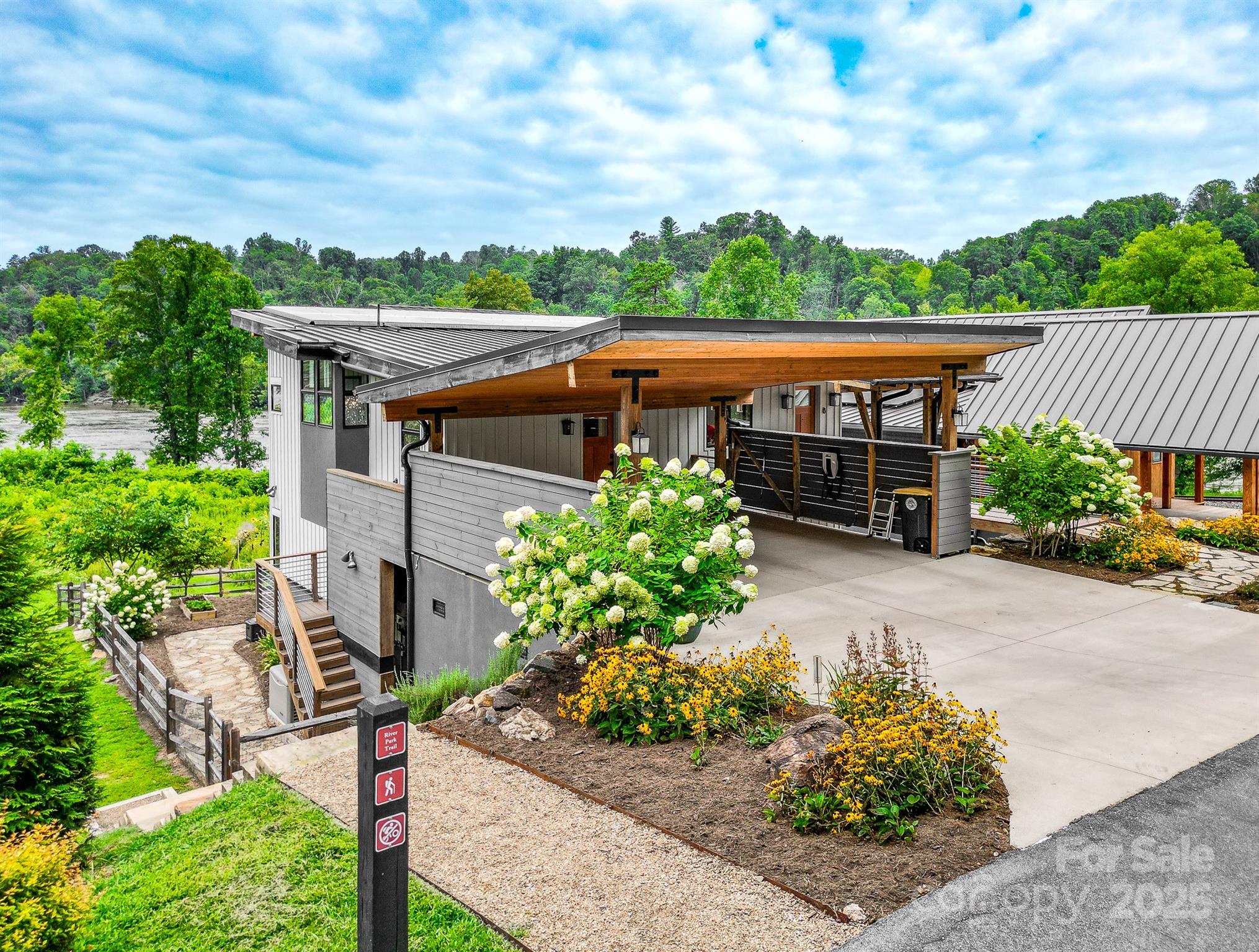 8 Crossvine Alley Property Photo 32